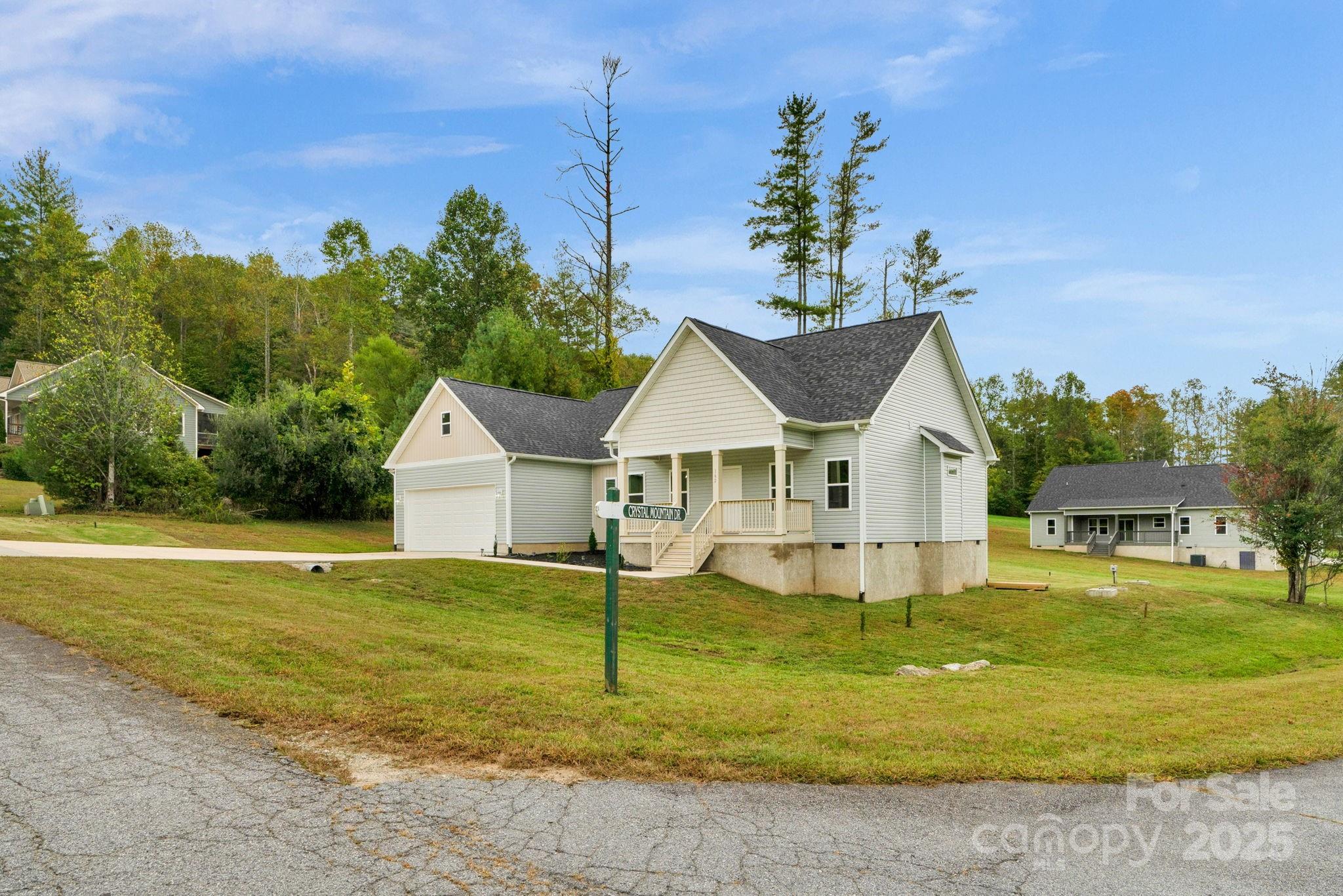 142 Crystal Heights Drive — Hendersonville