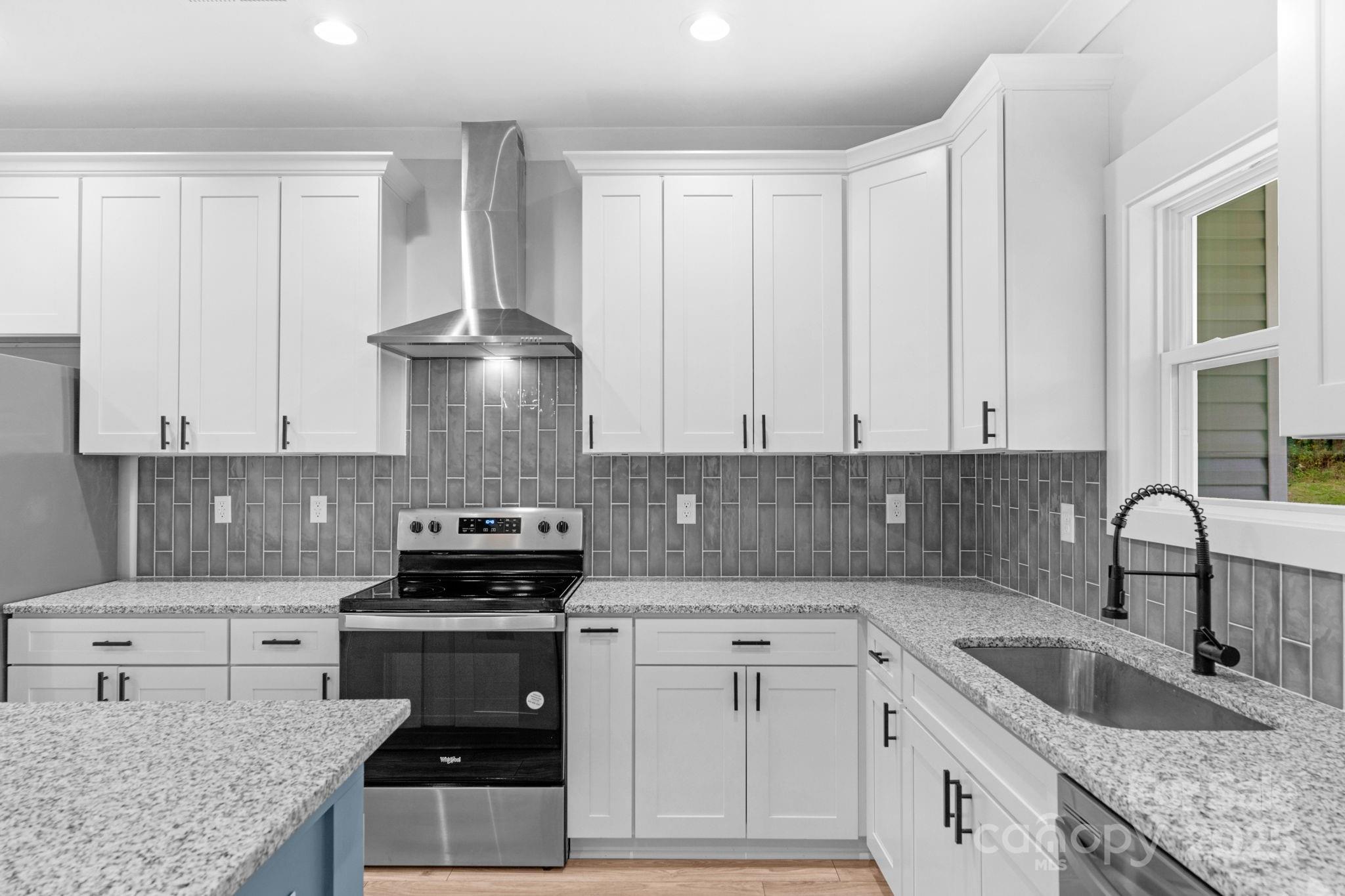 142 Crystal Heights Drive — Hendersonville