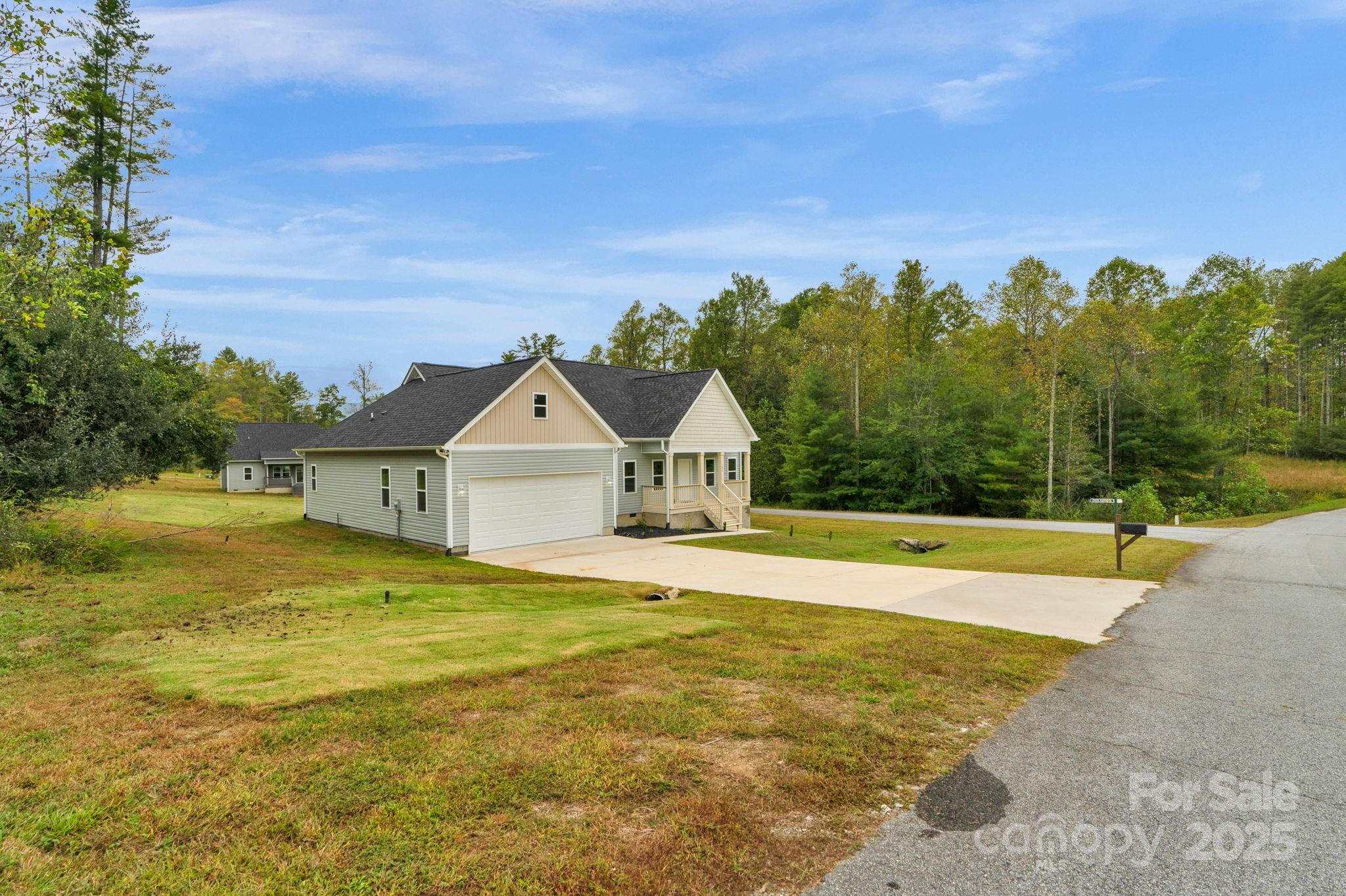142 Crystal Heights Drive — Hendersonville