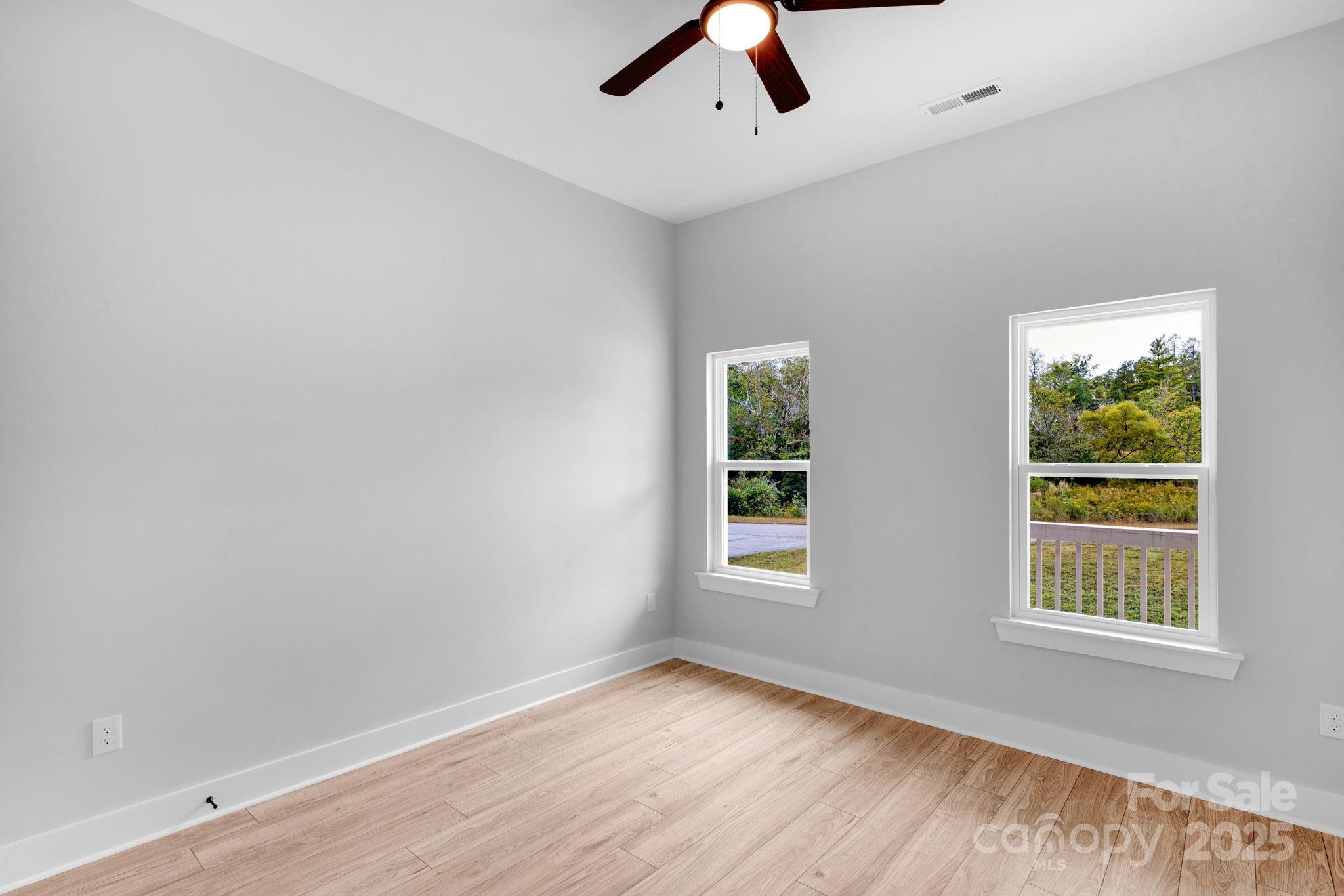 142 Crystal Heights Drive — Hendersonville