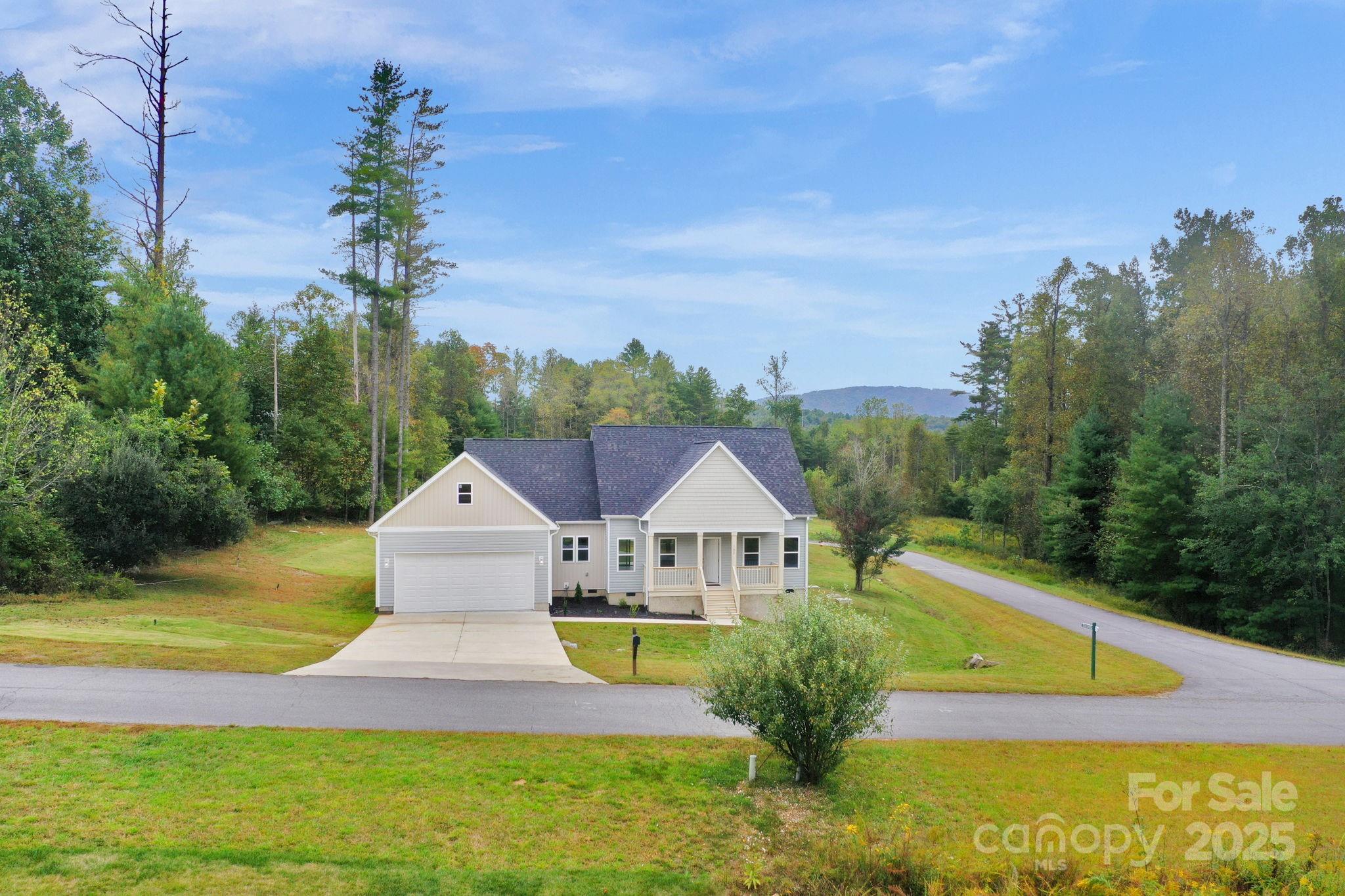 142 Crystal Heights Drive — Hendersonville
