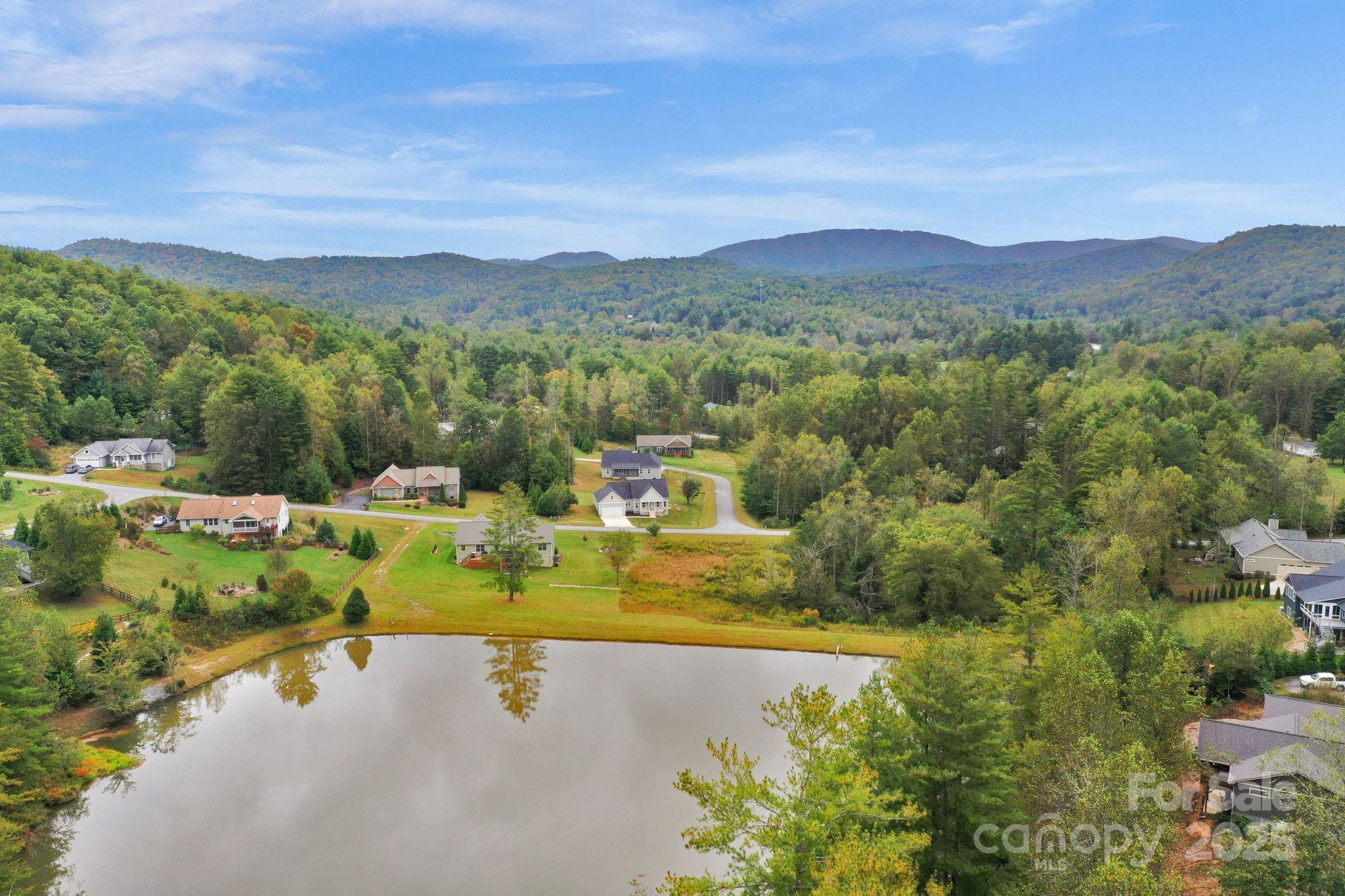 142 Crystal Heights Drive — Hendersonville