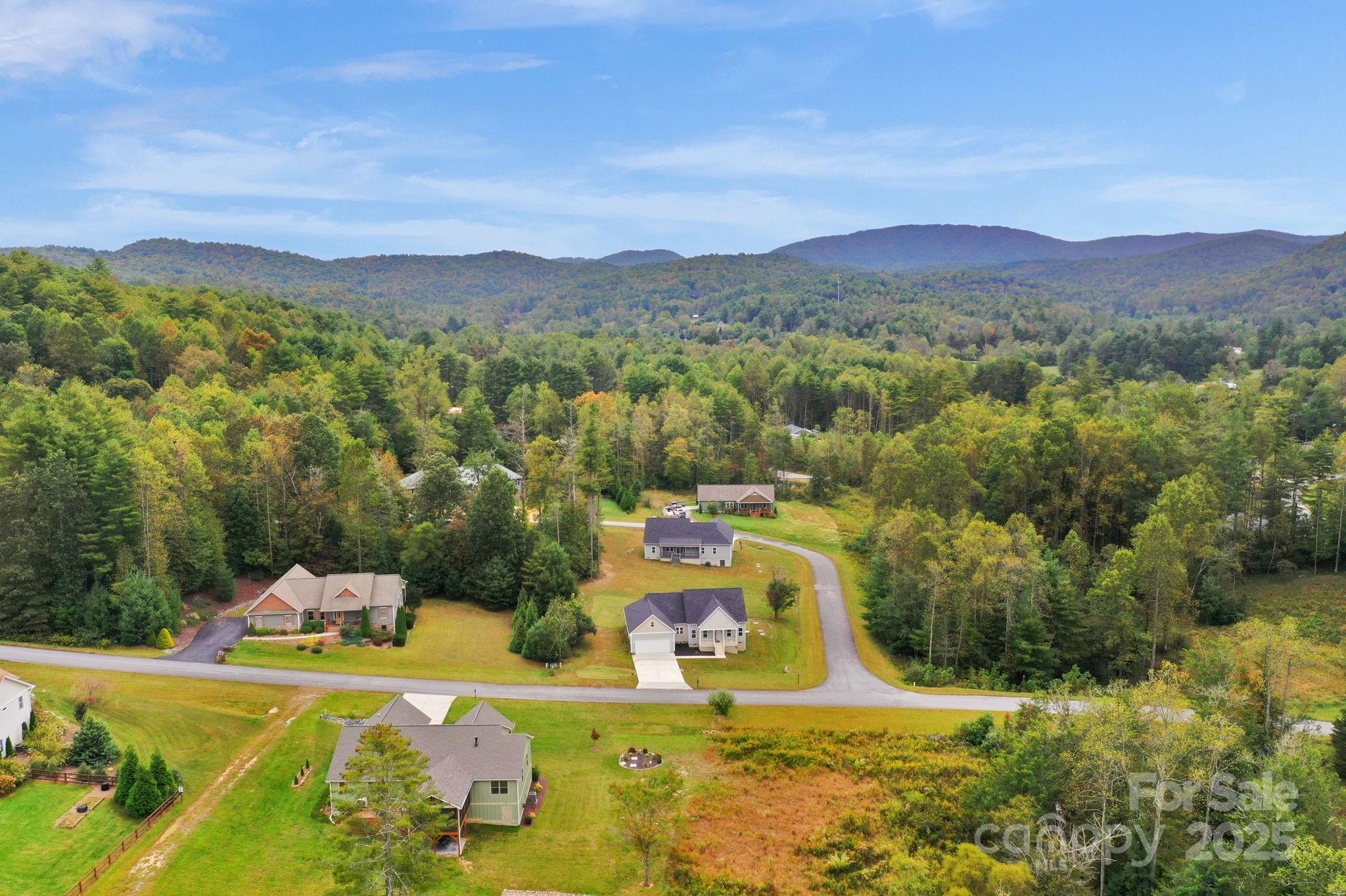 142 Crystal Heights Drive — Hendersonville