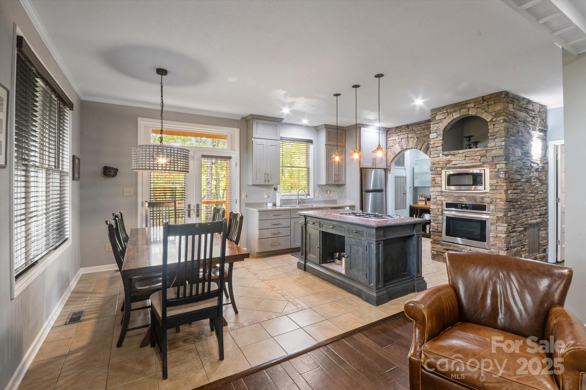 94 Davey Crockett Road — Fairview