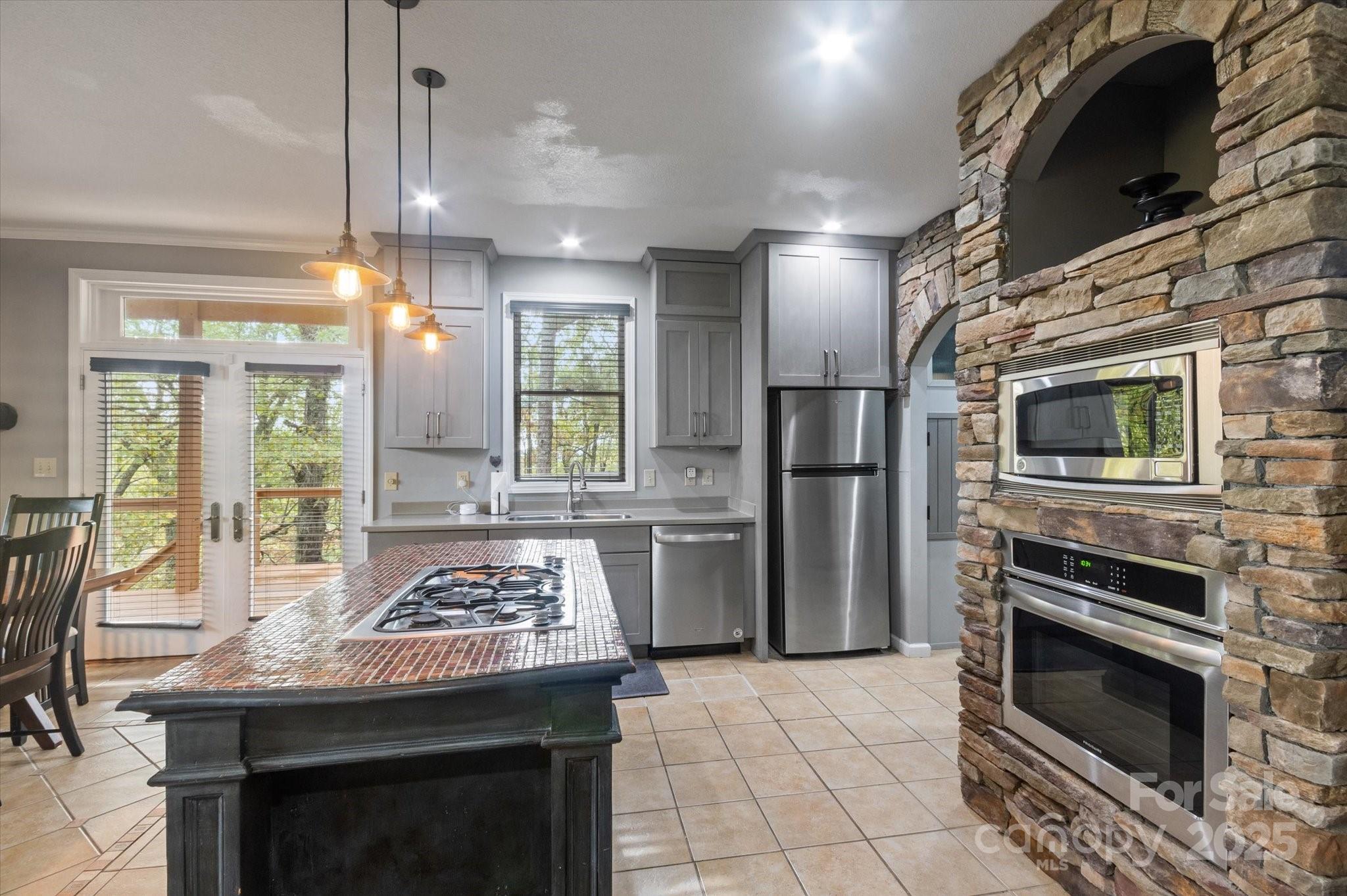 94 Davey Crockett Road — Fairview