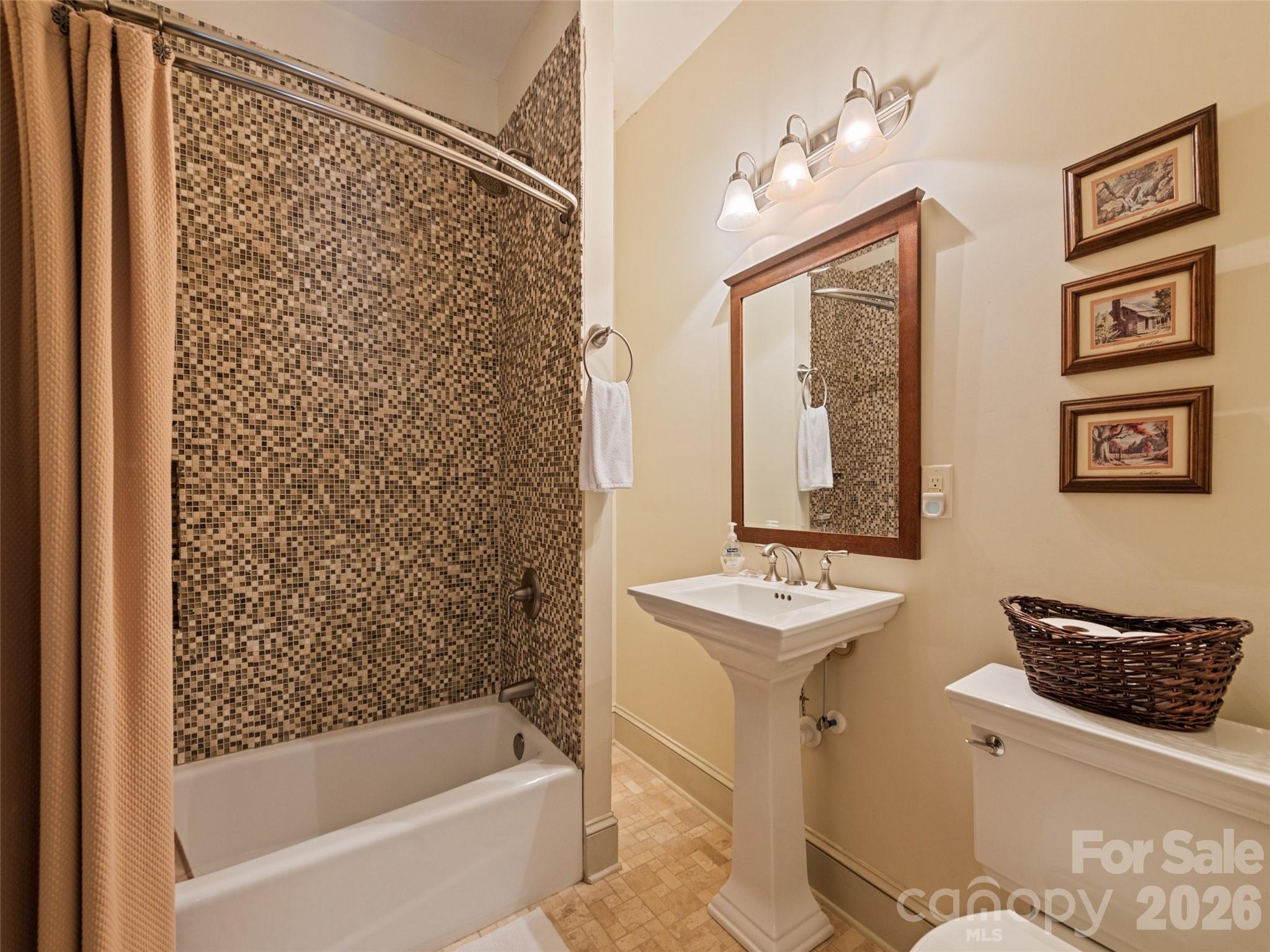 1635 Quest Ridge — Sylva