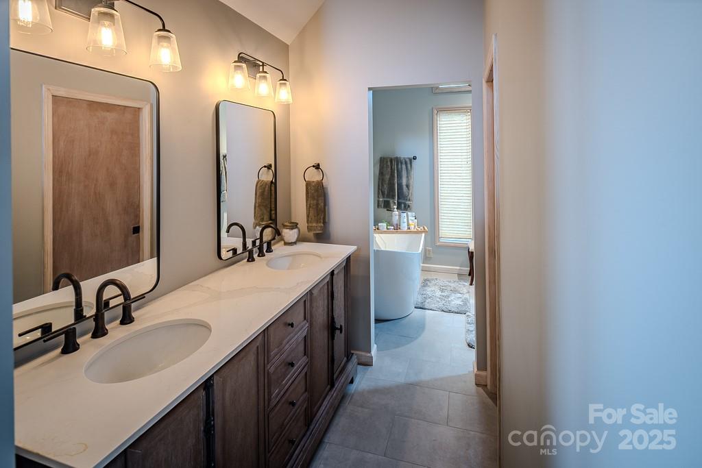 130 Skiway Circle — Beech Mountain