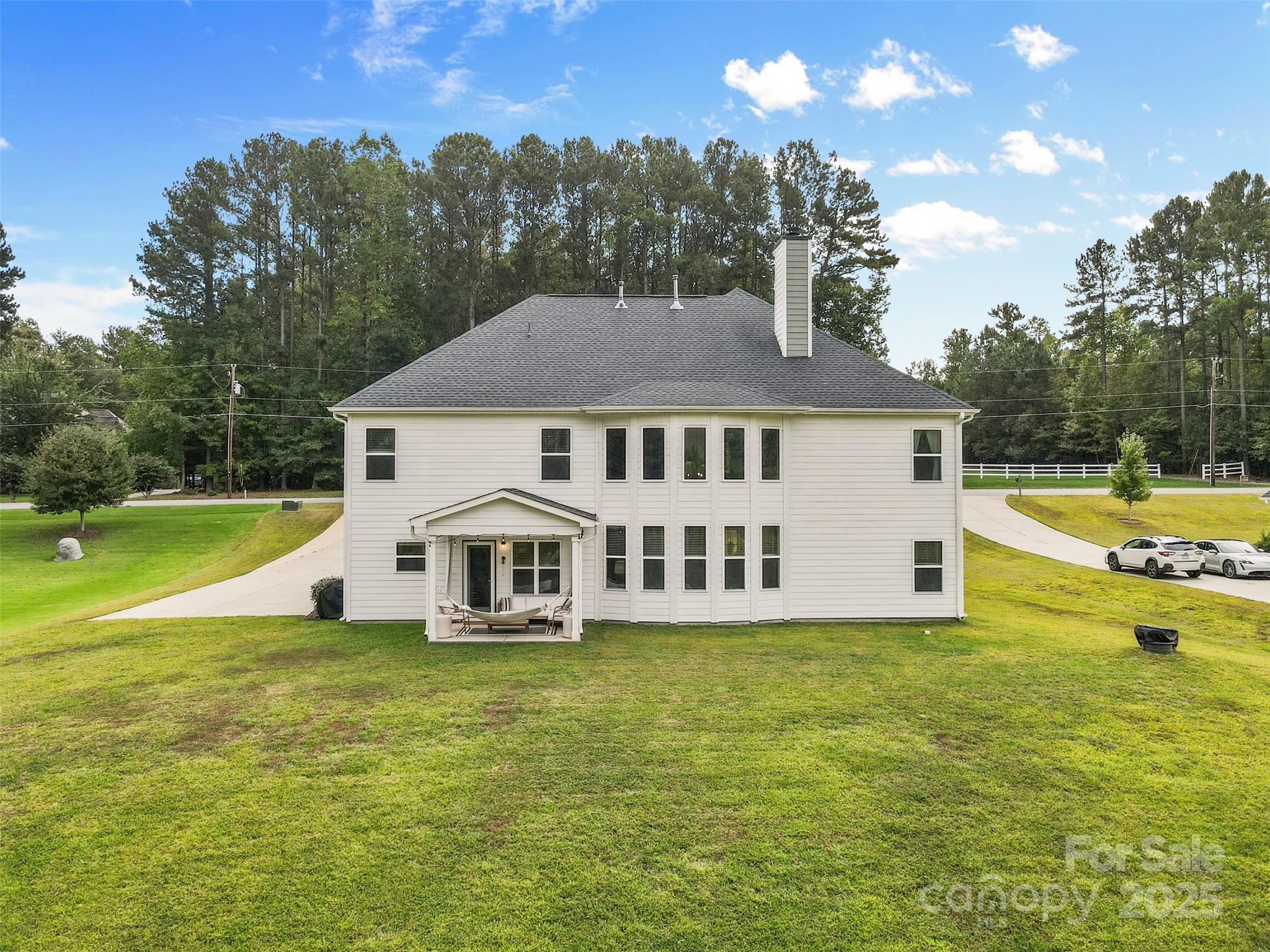 2633 Lakefront Drive — Belmont