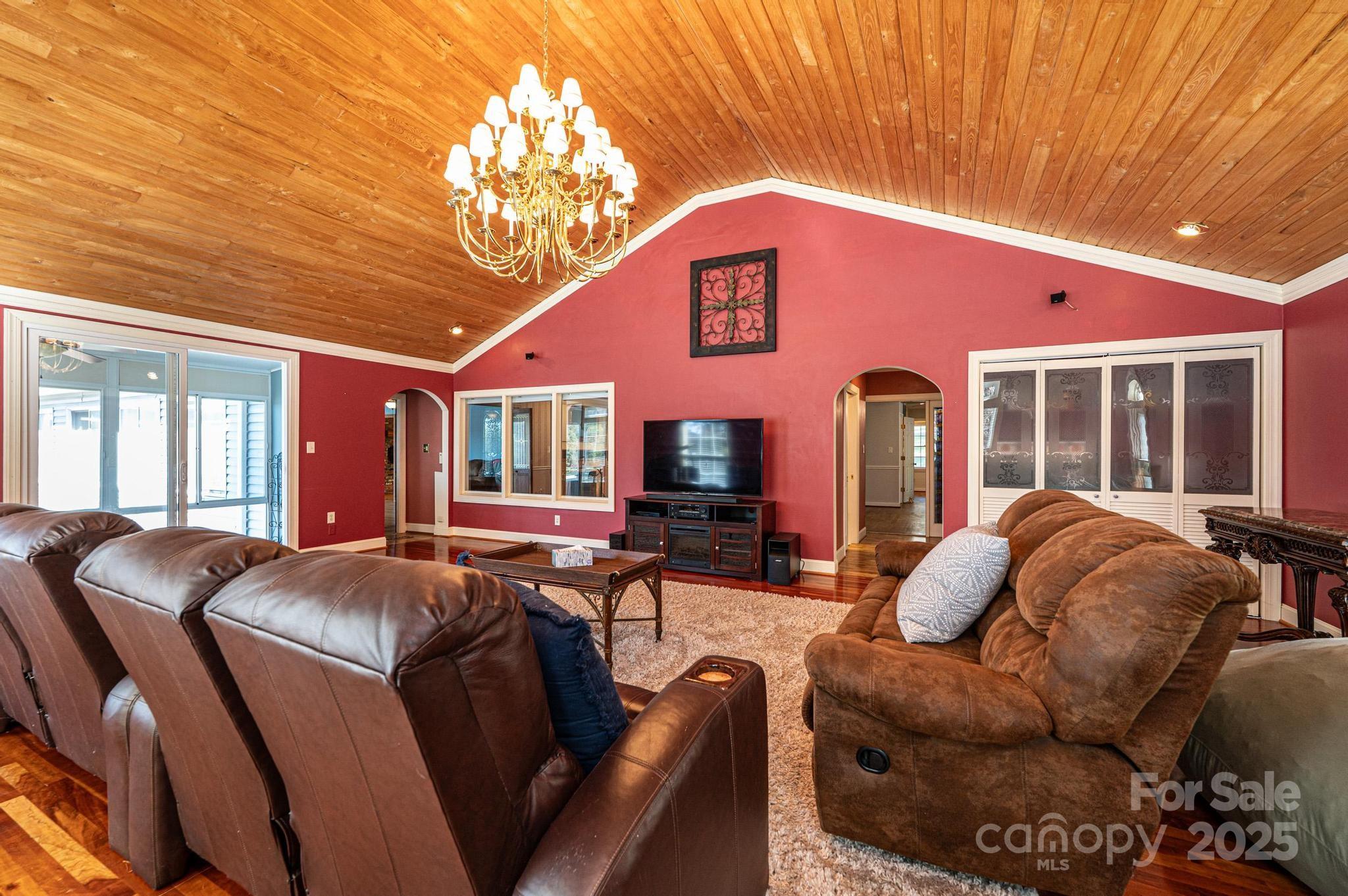 10 Riverview Circle — Granite Falls