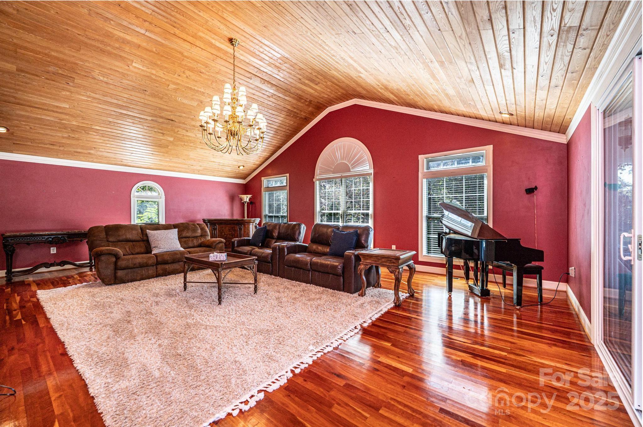10 Riverview Circle — Granite Falls