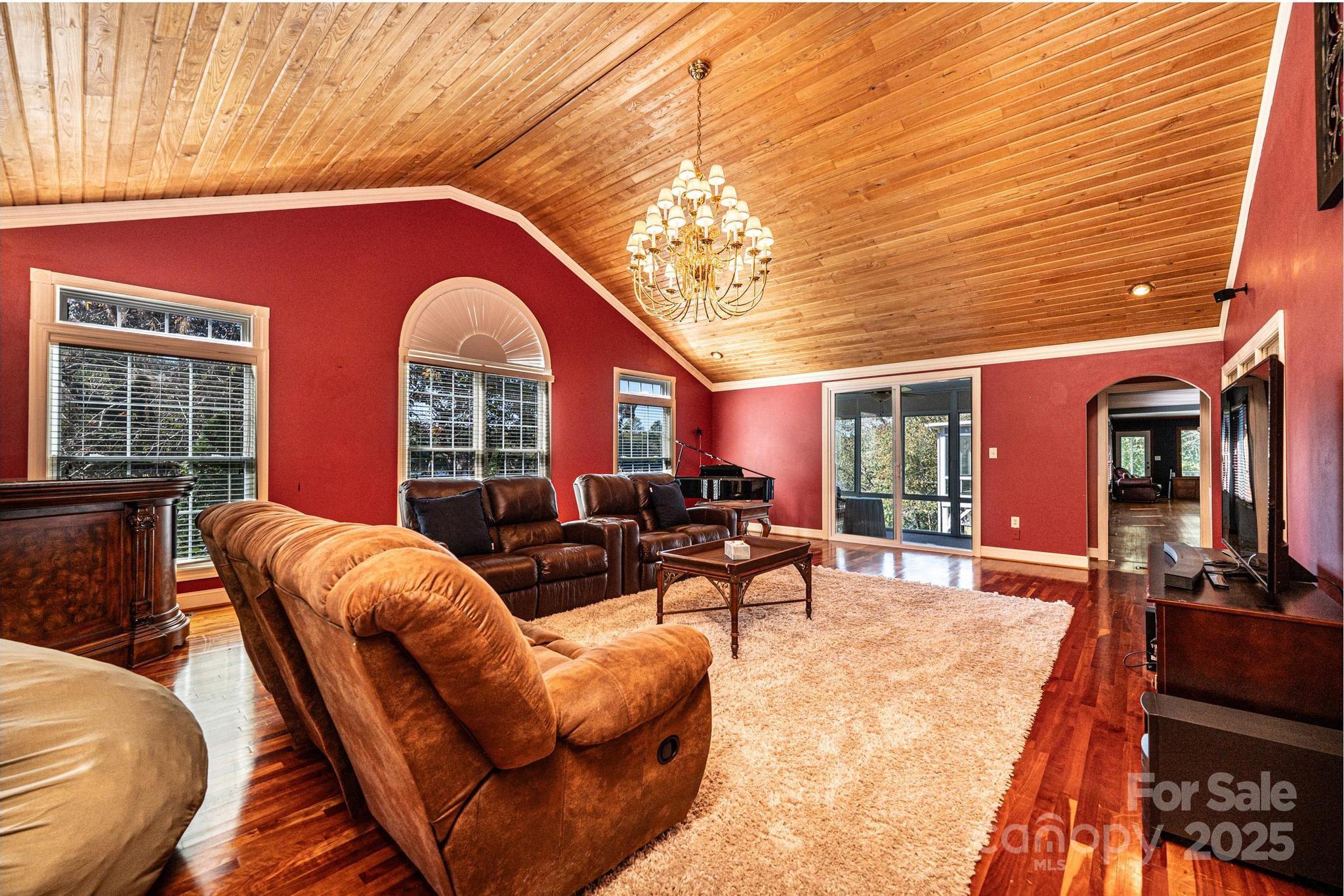10 Riverview Circle — Granite Falls