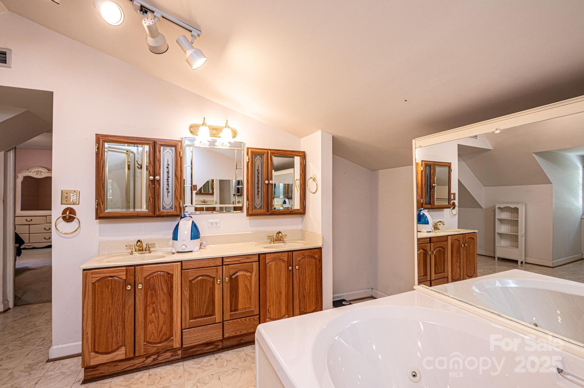 10 Riverview Circle — Granite Falls
