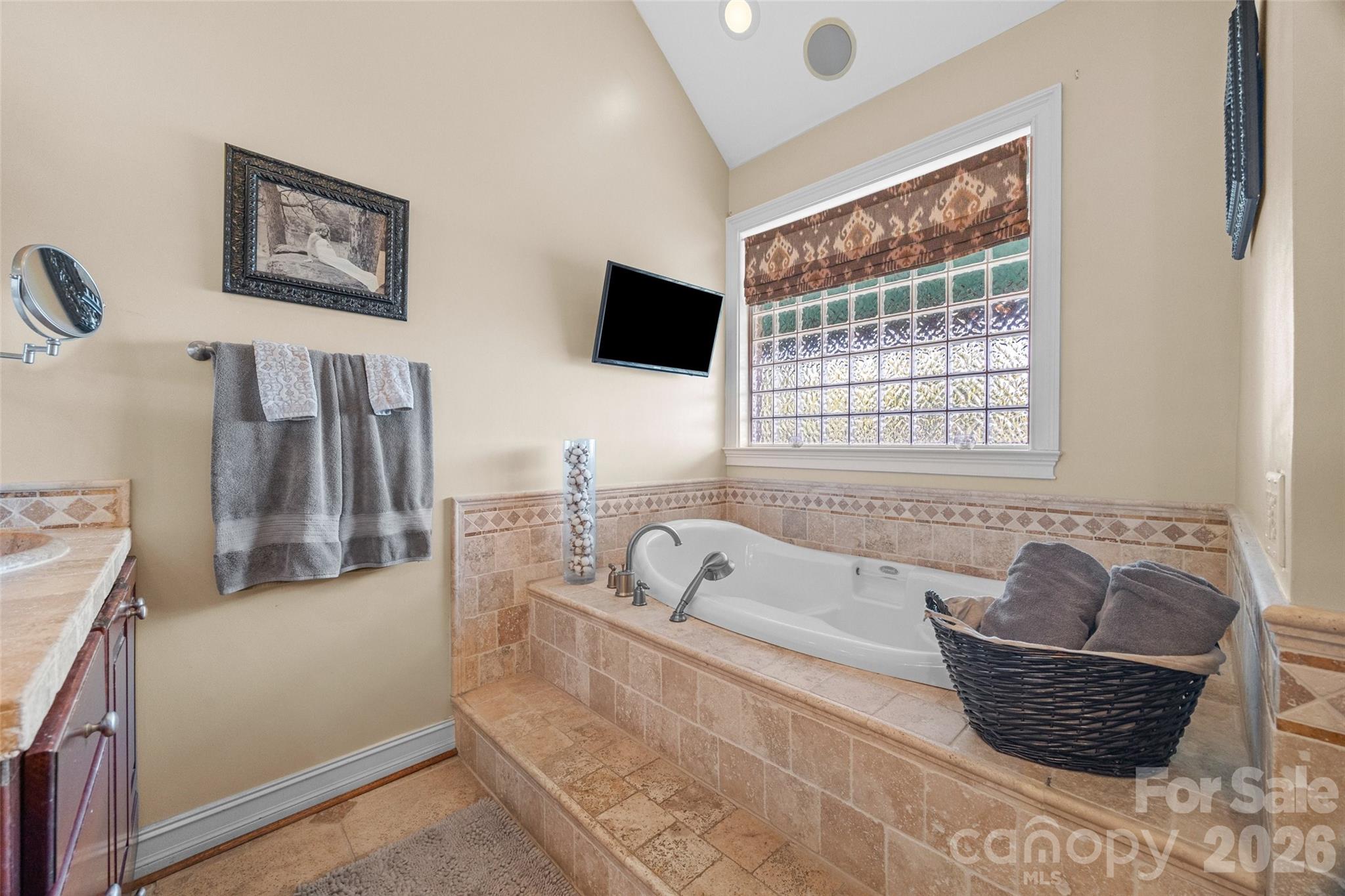 5650 Riverfront Road — Clover