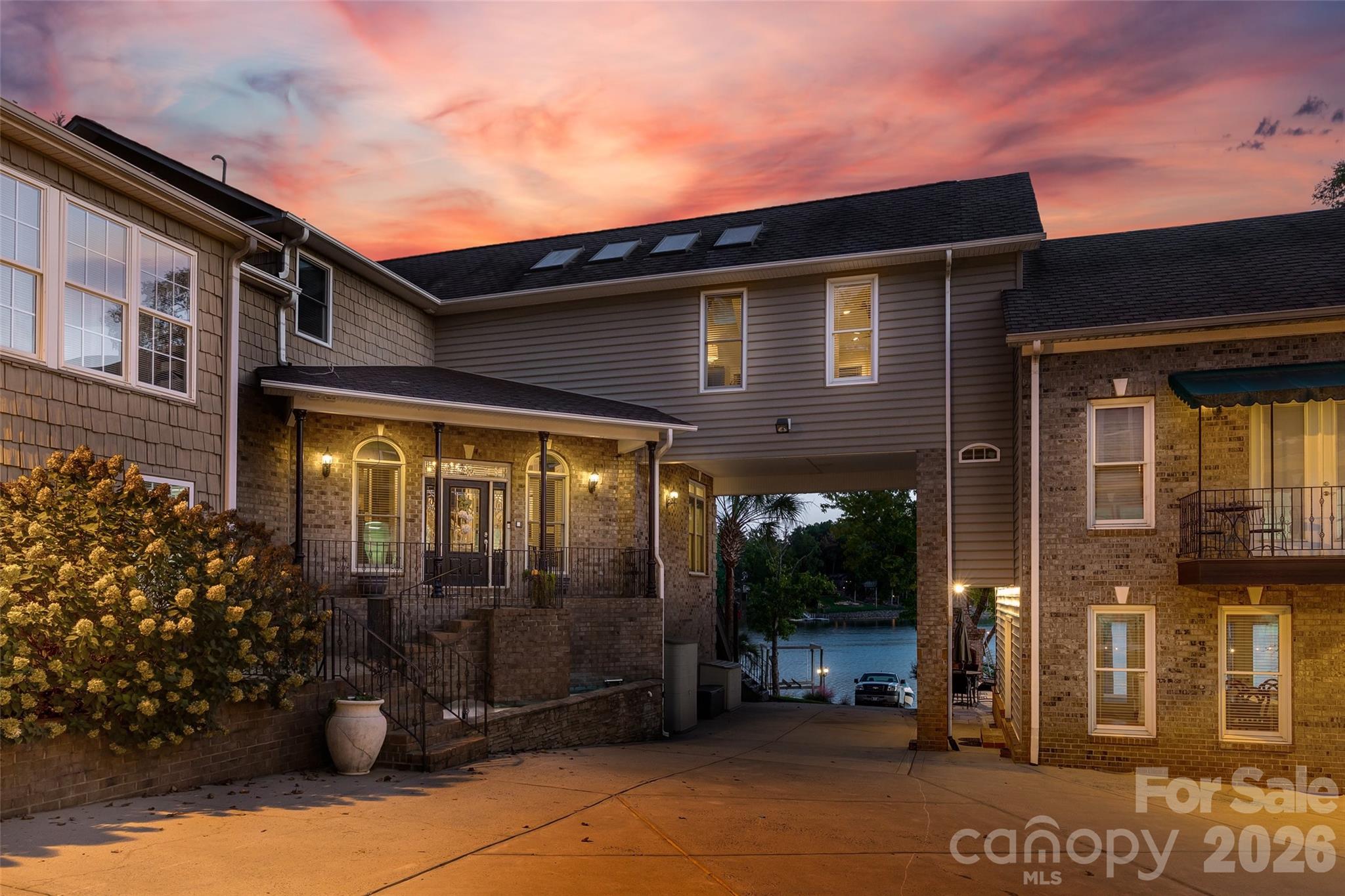 5650 Riverfront Road — Clover