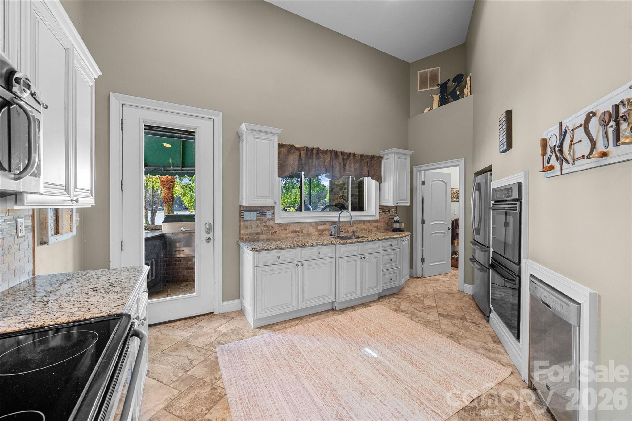5650 Riverfront Road — Clover