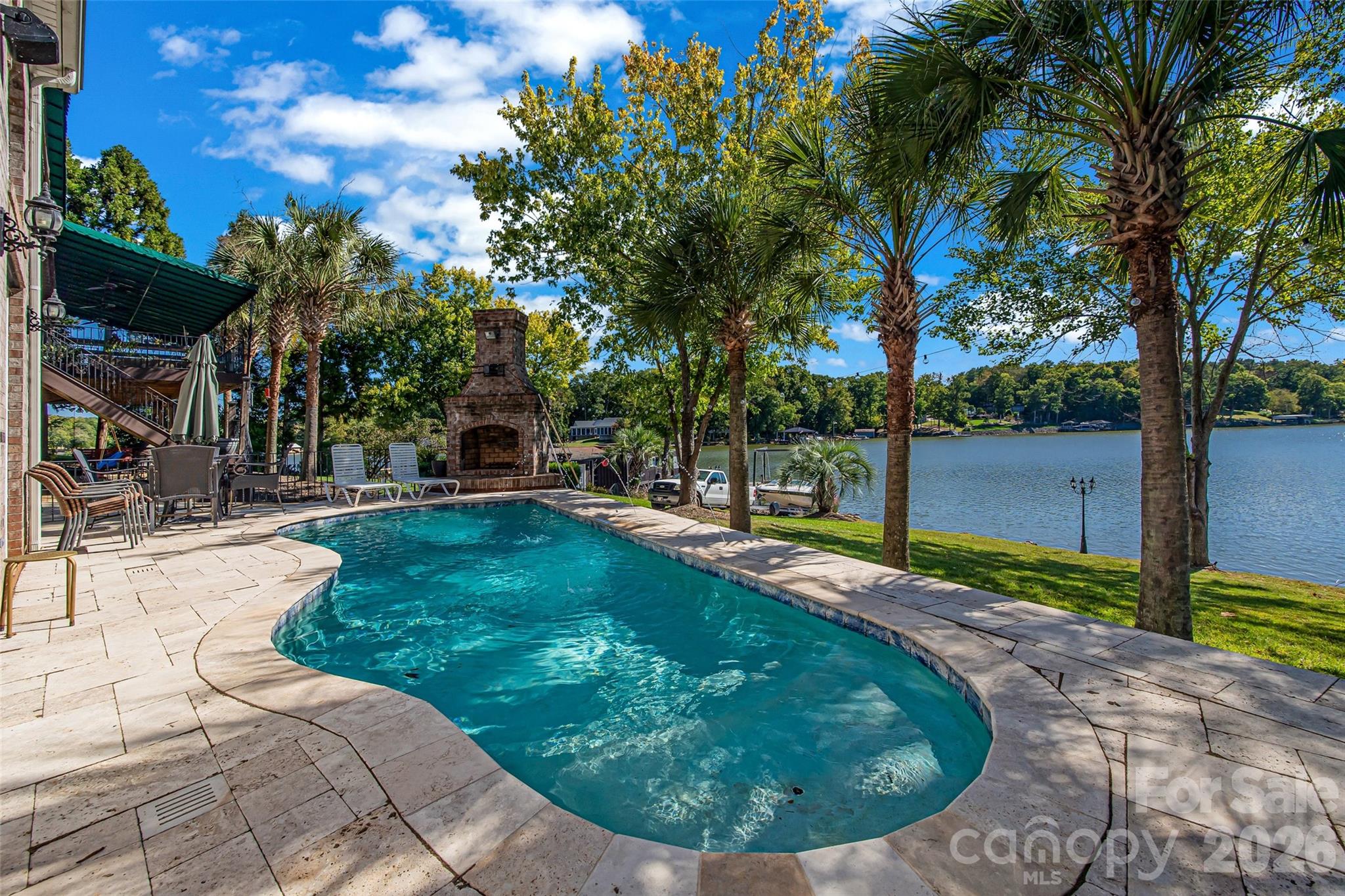 5650 Riverfront Road — Clover