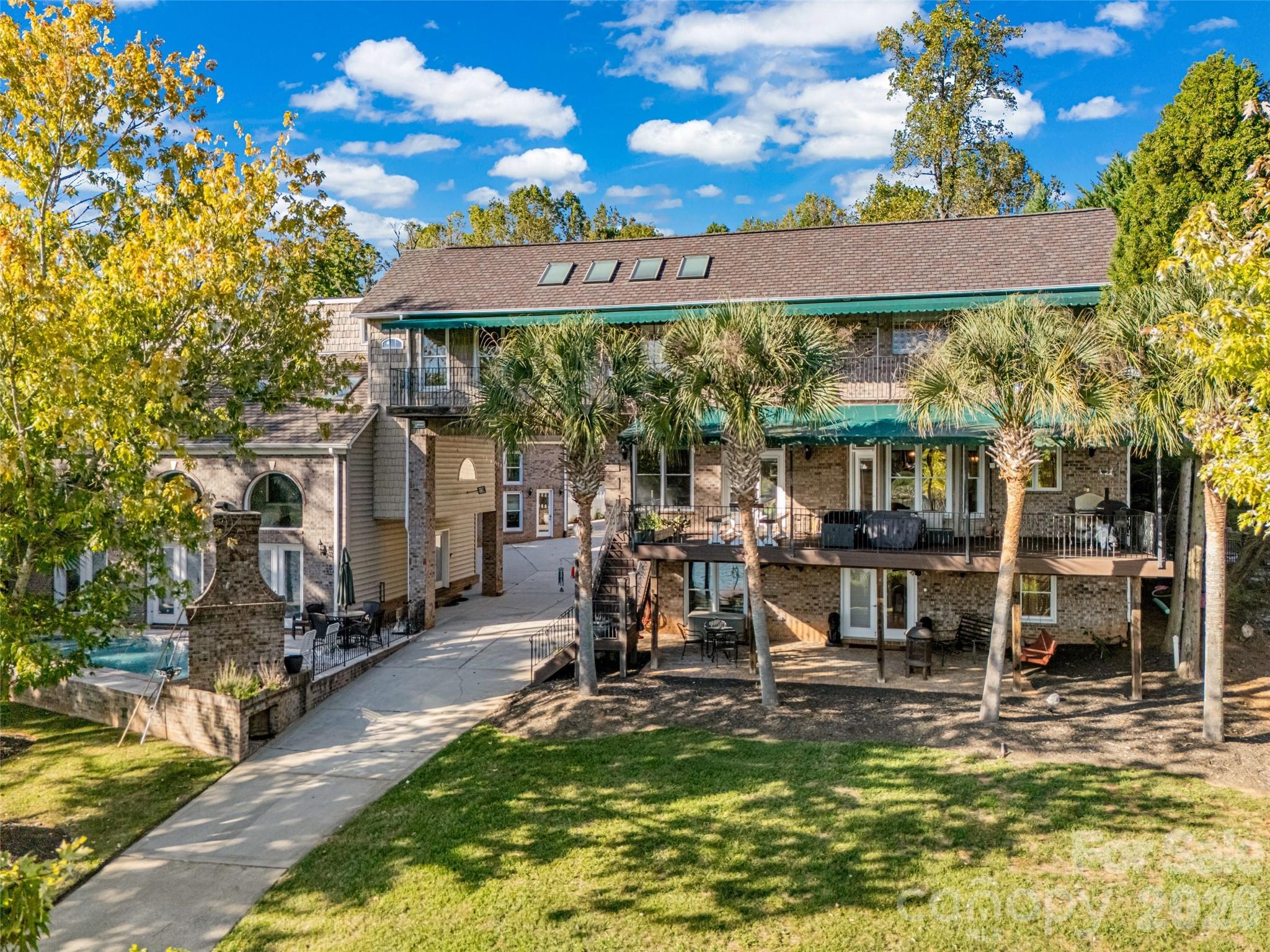 5650 Riverfront Road — Clover