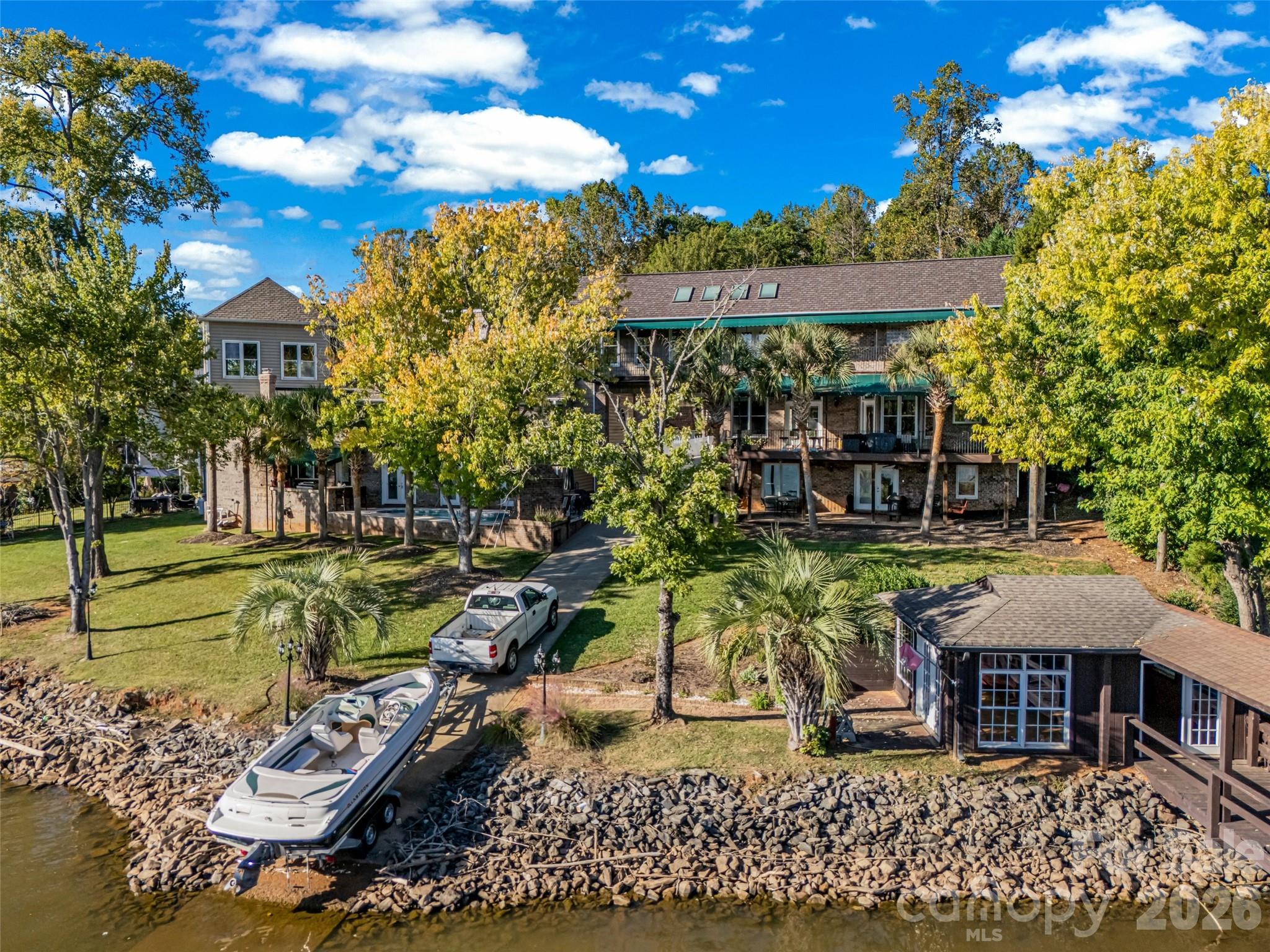 5650 Riverfront Road — Clover