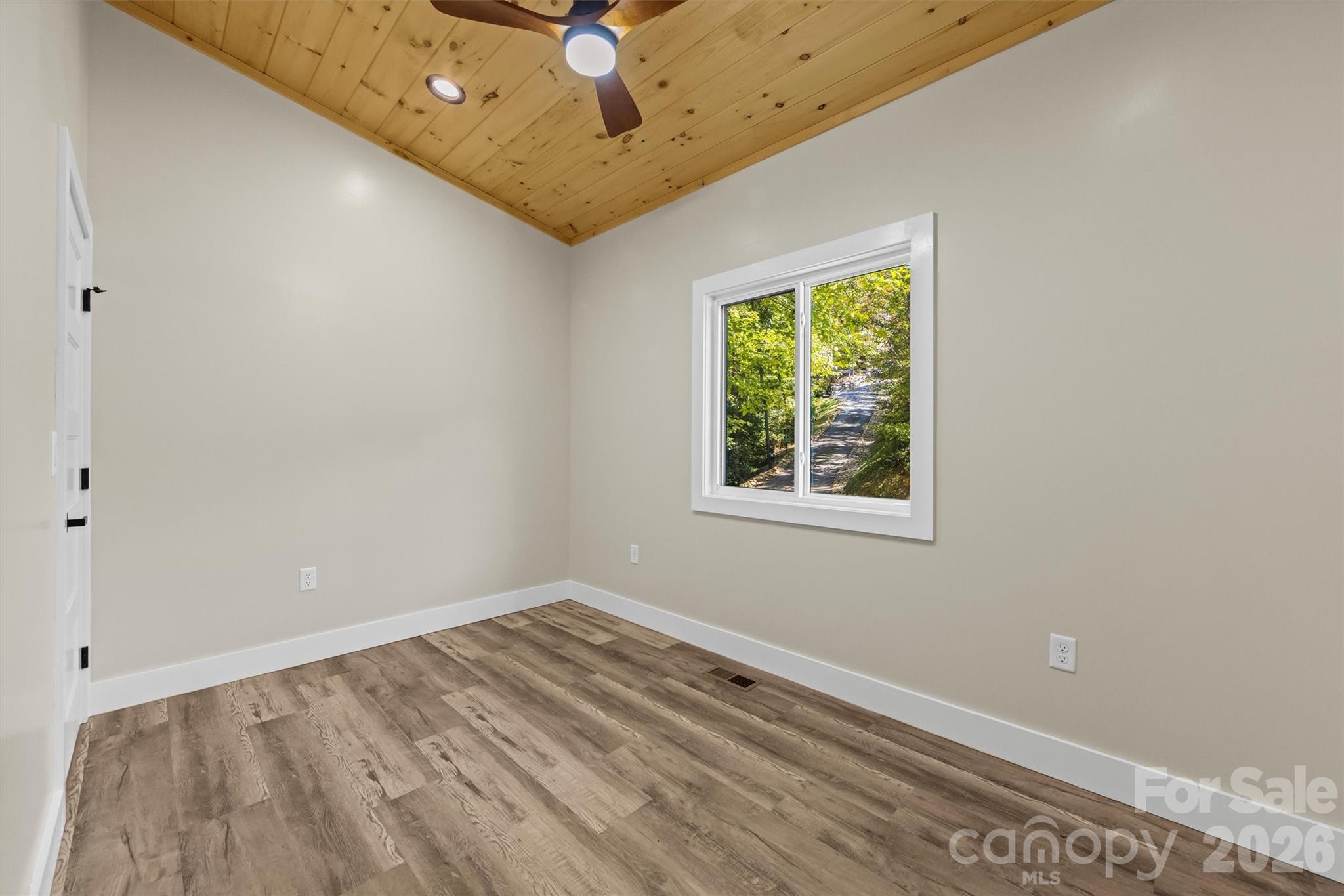 71 Mountain Trace Point — Bryson City