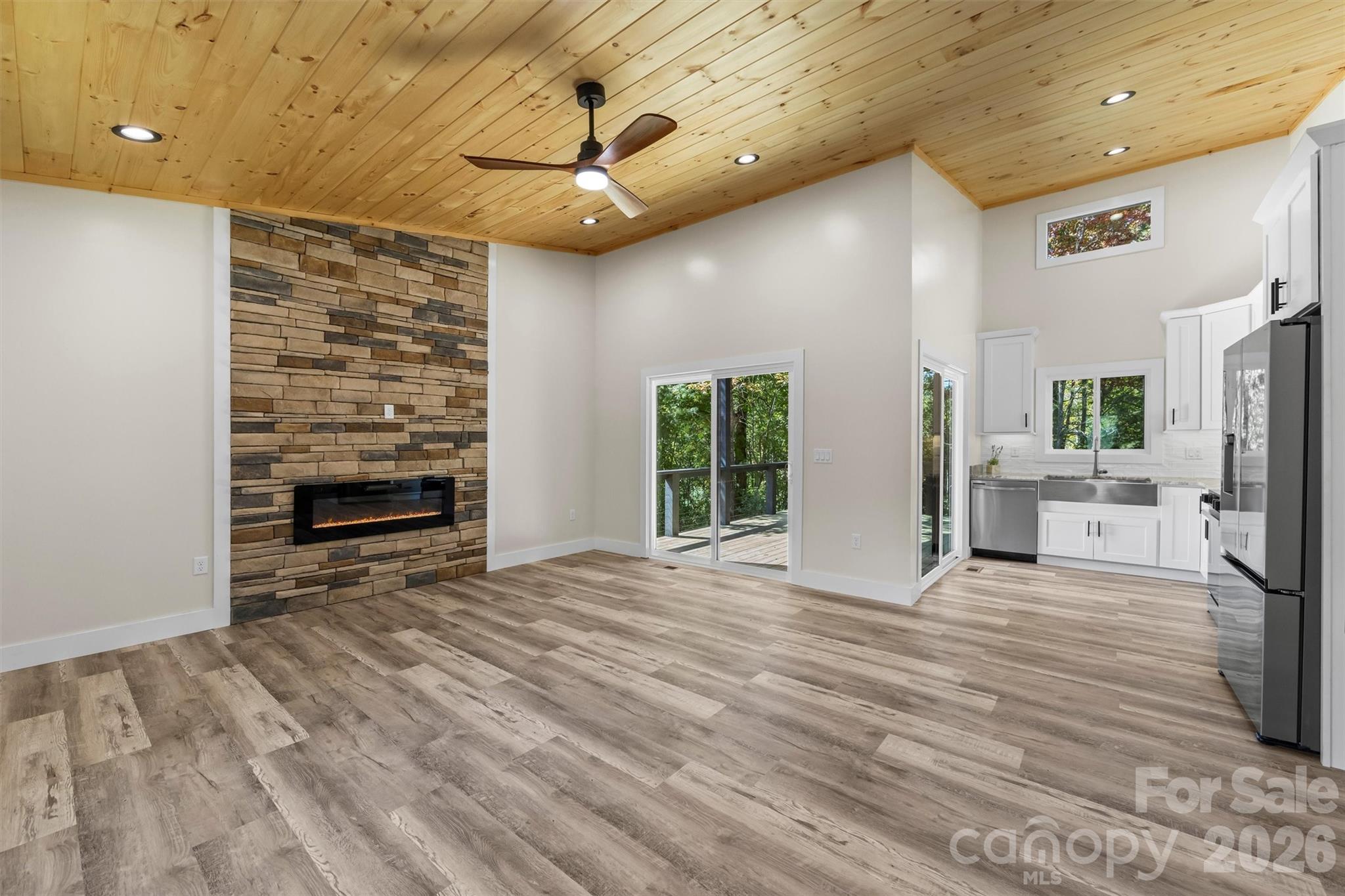 71 Mountain Trace Point — Bryson City