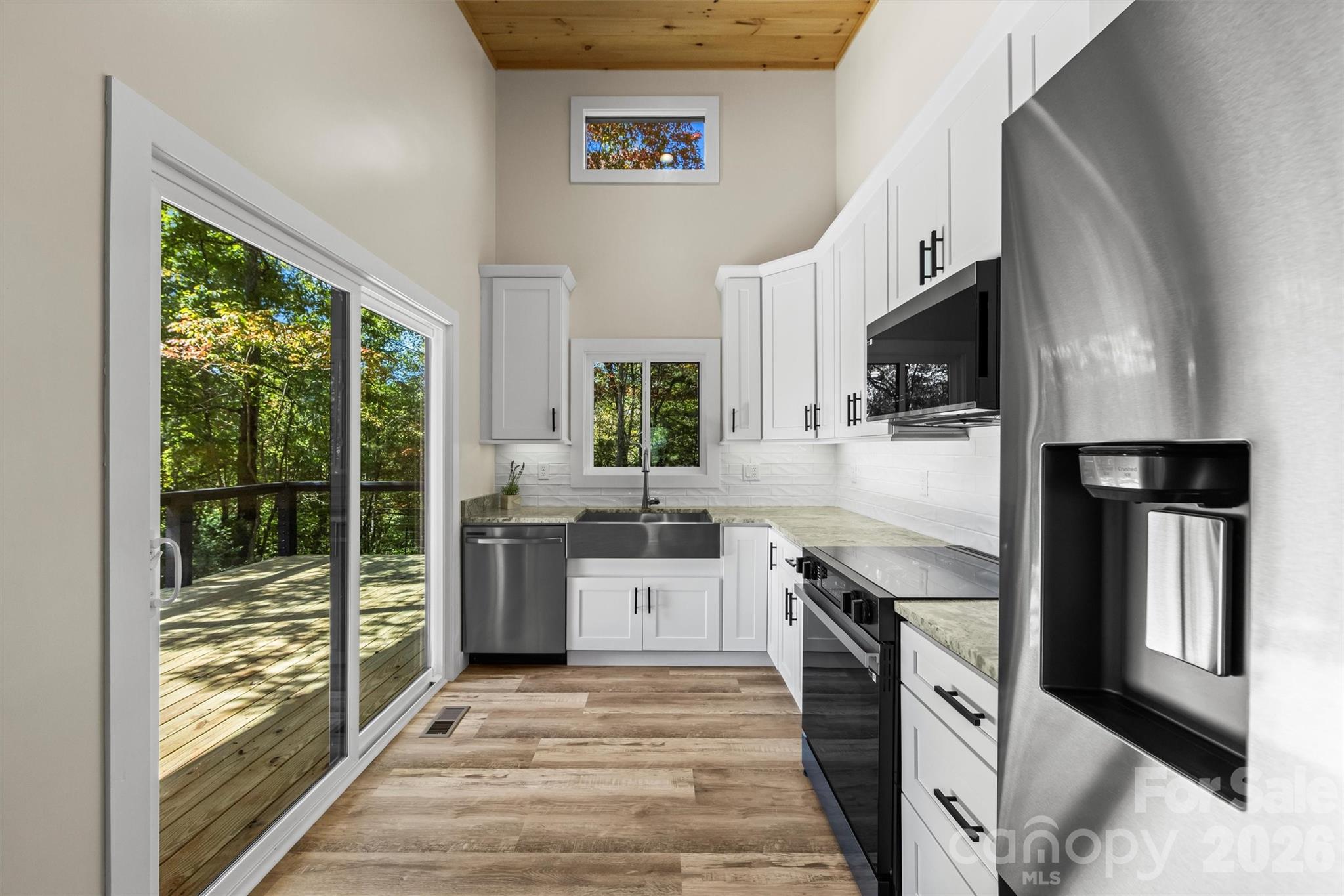 71 Mountain Trace Point — Bryson City