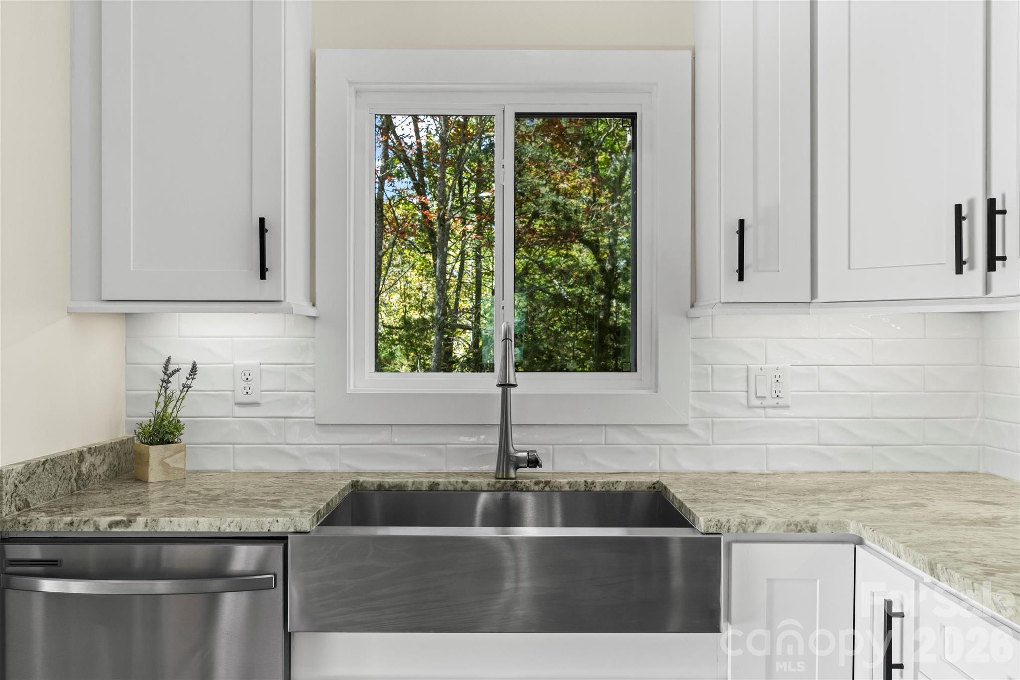 71 Mountain Trace Point — Bryson City