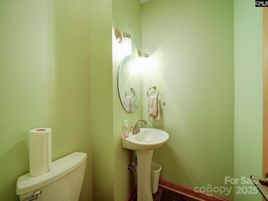 1239 John G Richards Road — Camden