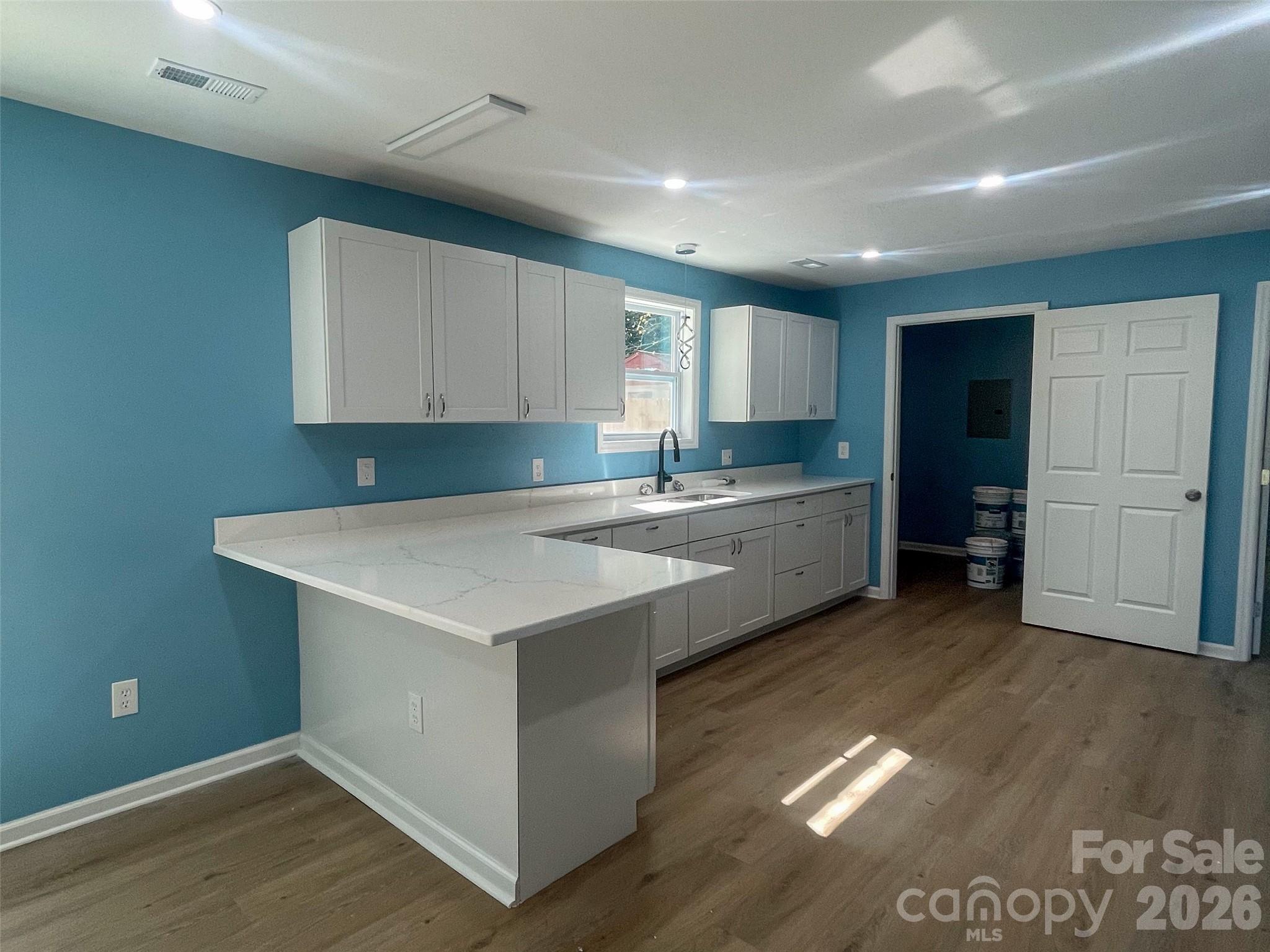 433 Clinton Avenue — Lancaster