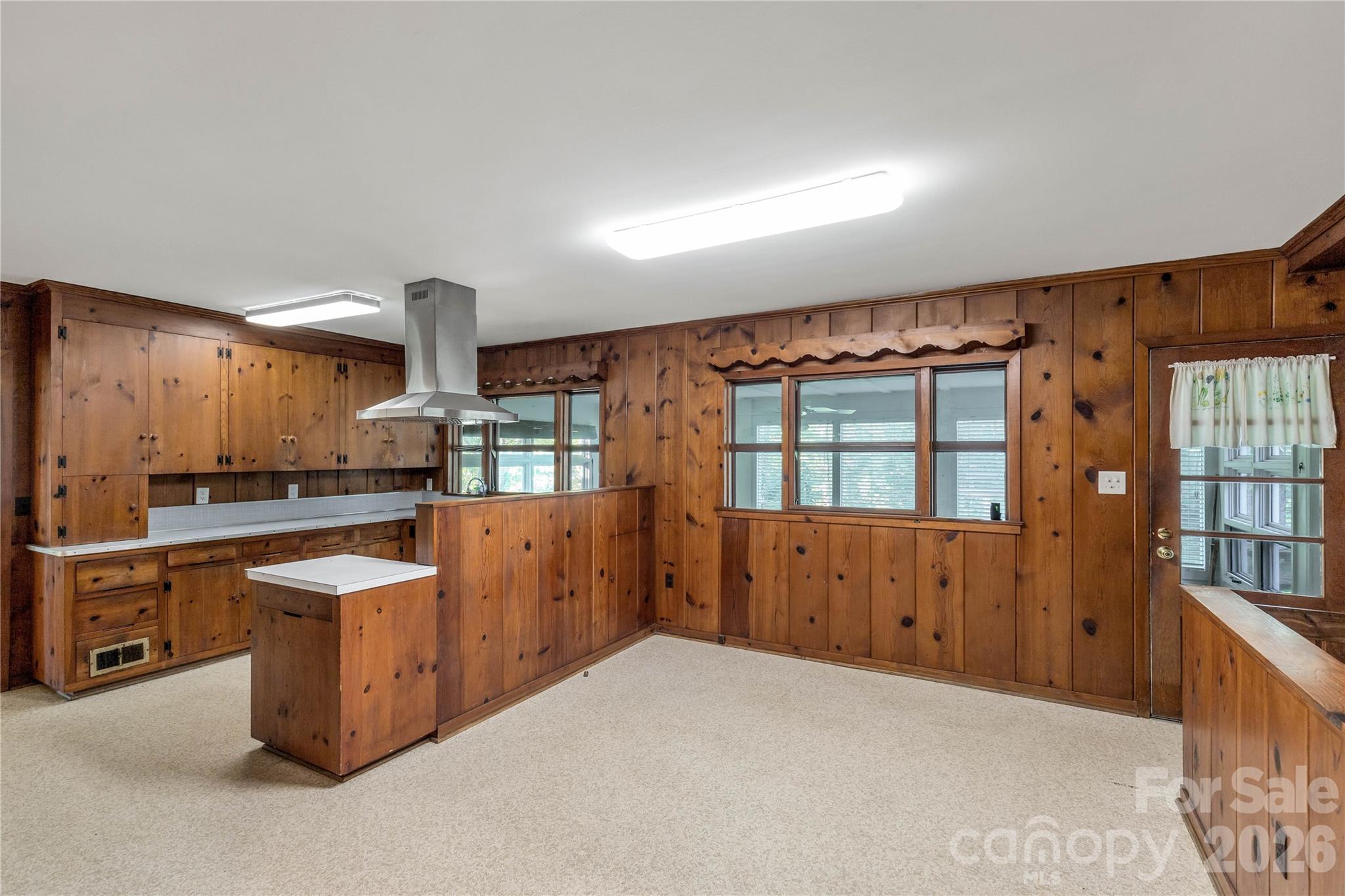 406 N Pine Street — Lancaster