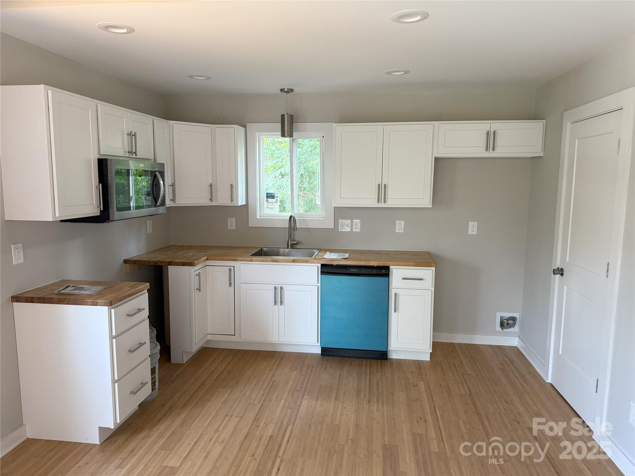 1 Freeport Lane — Asheville