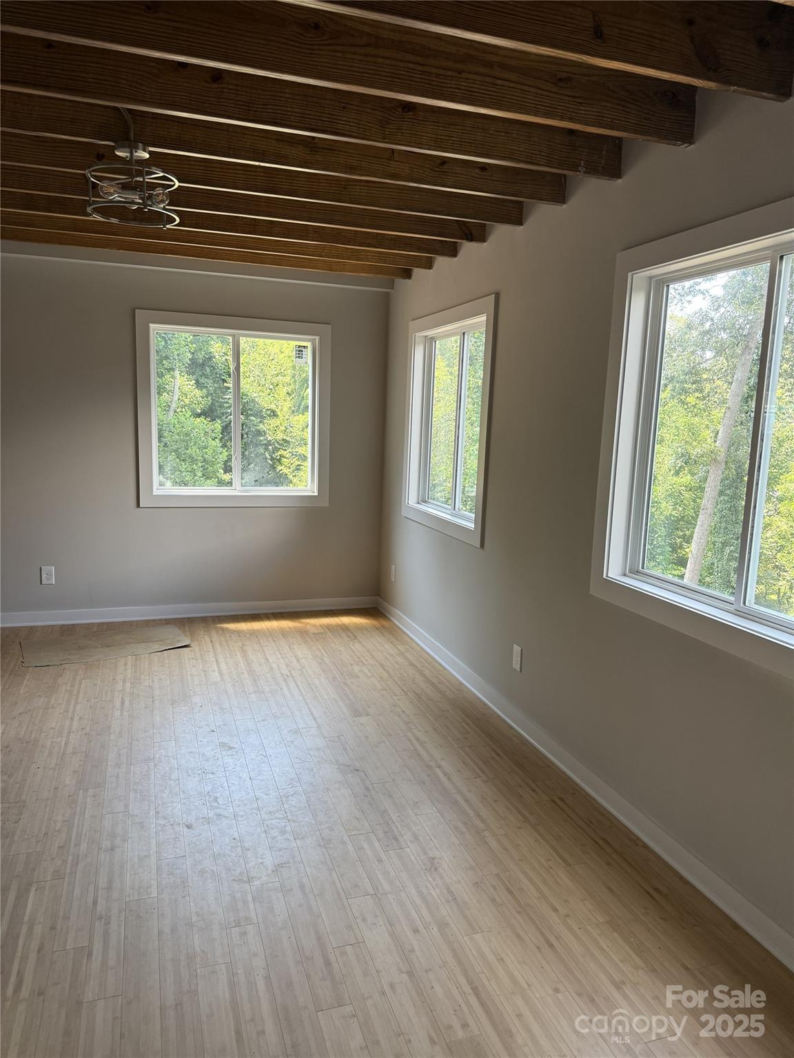 1 Freeport Lane — Asheville