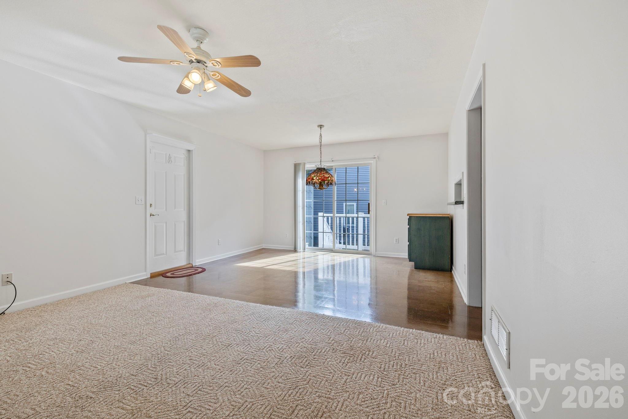 372 Kingfisher Lane — Mills River