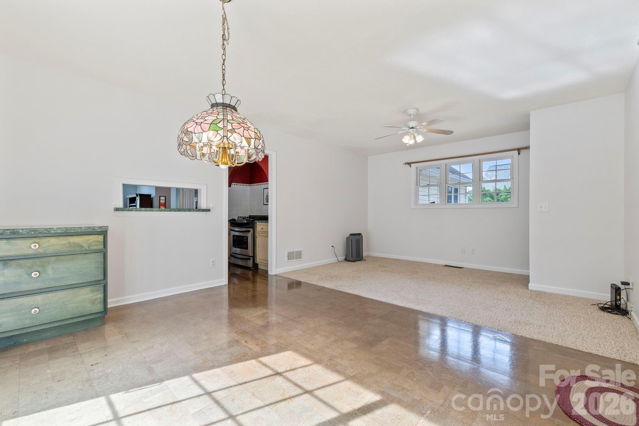 372 Kingfisher Lane — Mills River
