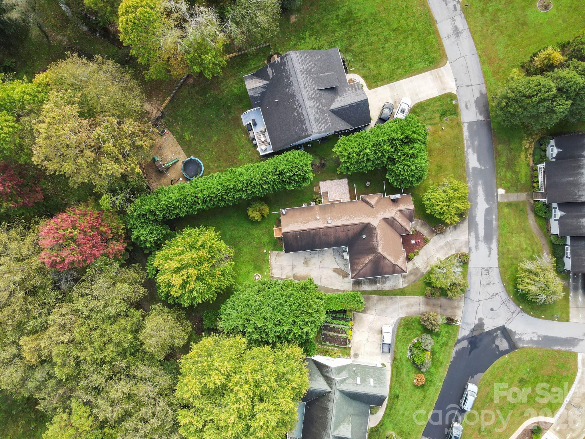 372 Kingfisher Lane — Mills River