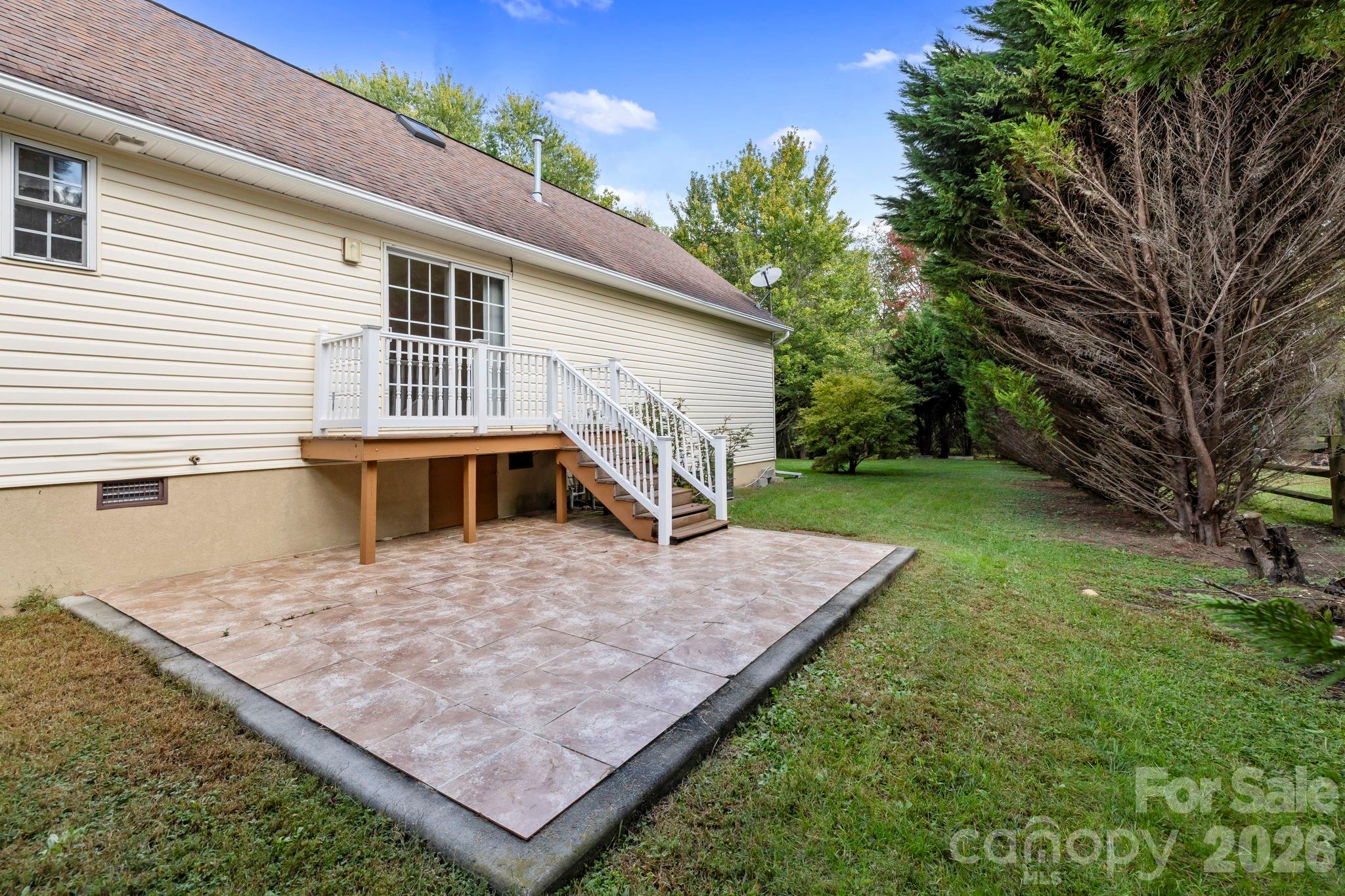 372 Kingfisher Lane — Mills River