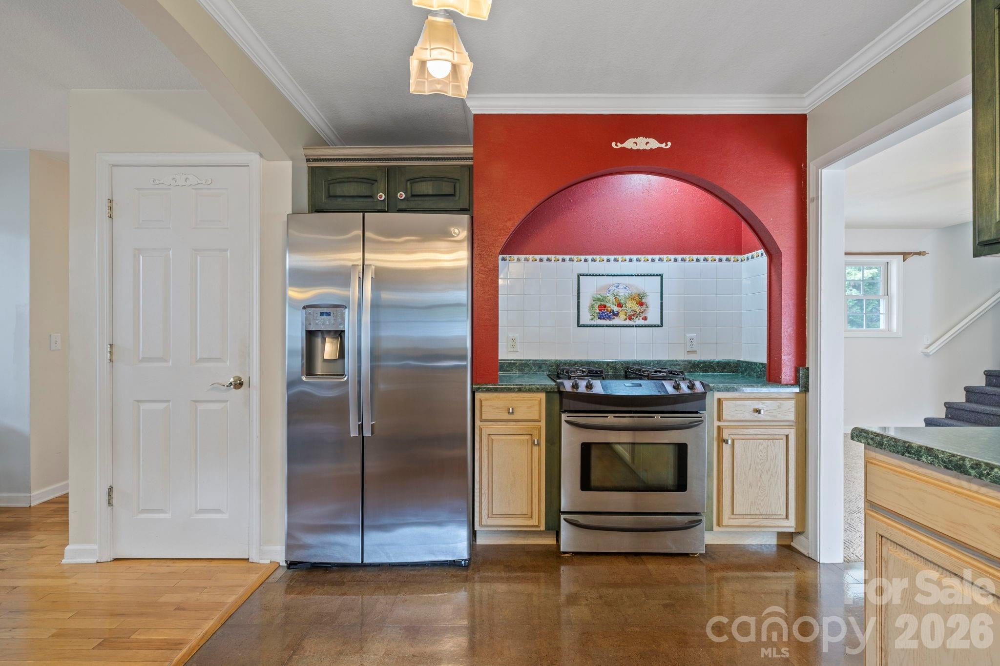372 Kingfisher Lane — Mills River