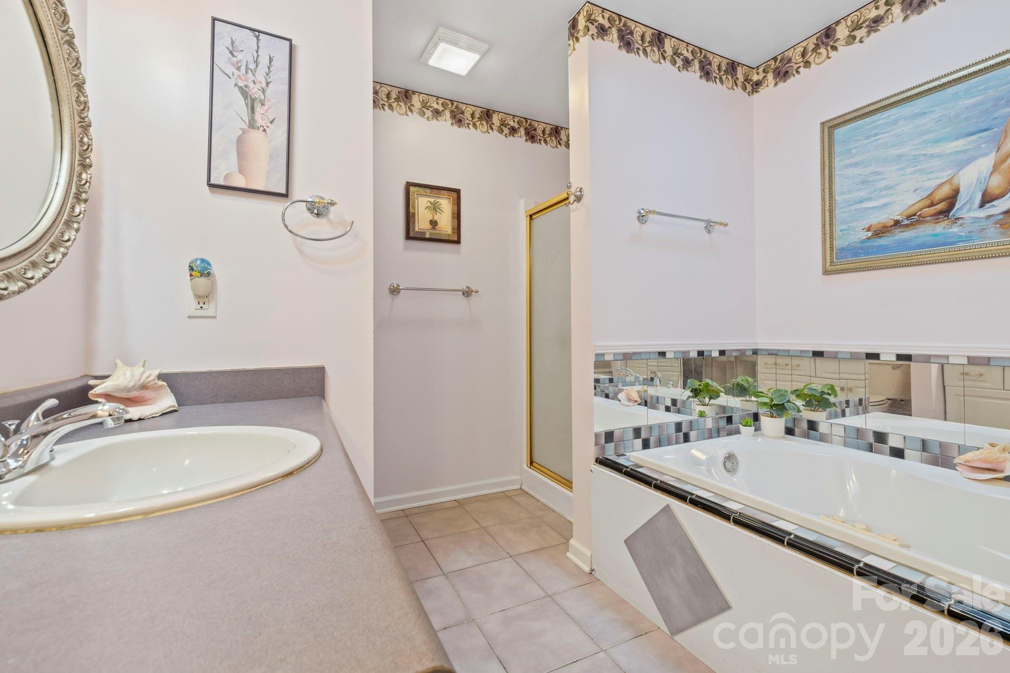 372 Kingfisher Lane — Mills River