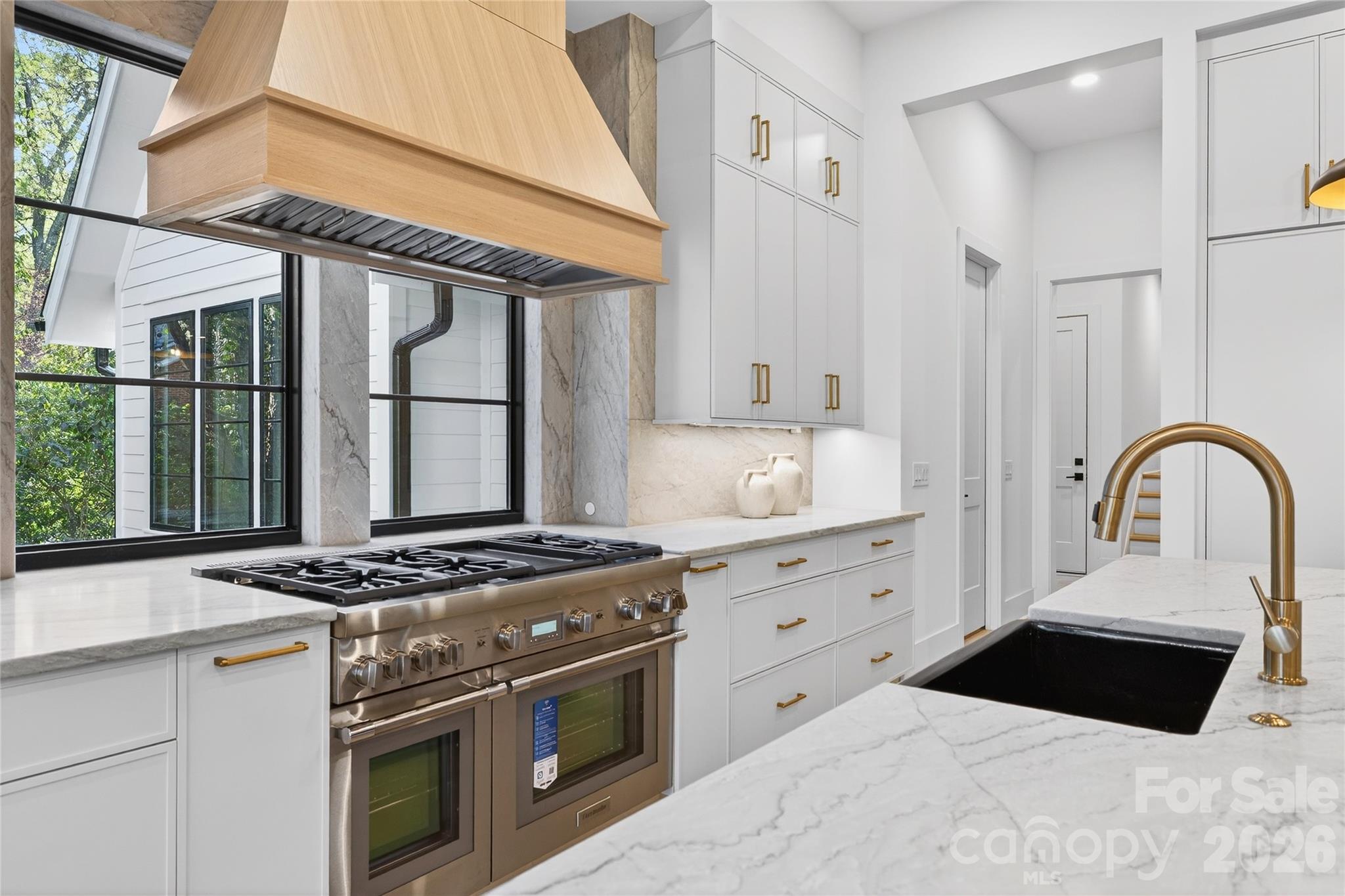 1209 Meadowood Lane — Charlotte
