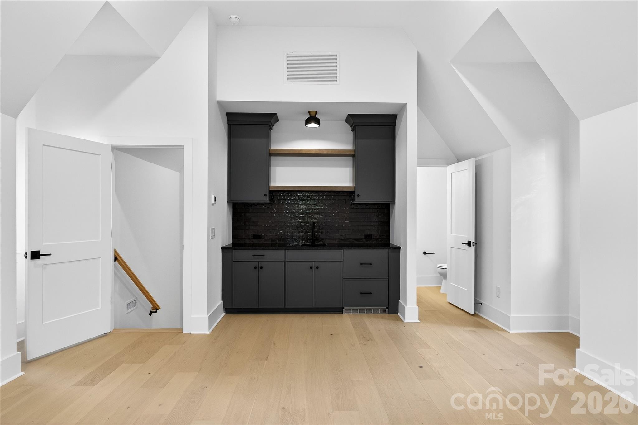 1209 Meadowood Lane — Charlotte
