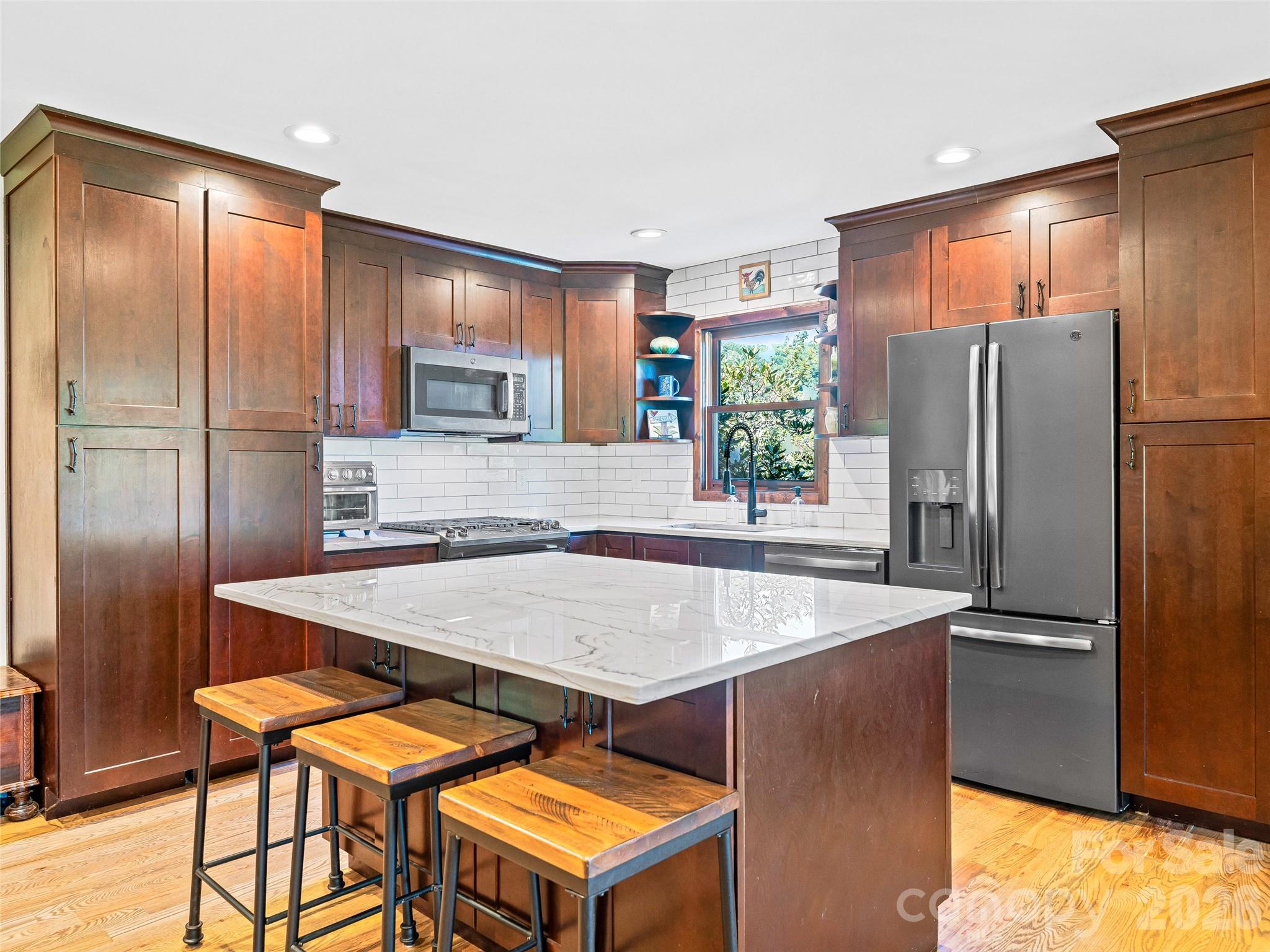 382 Black Oak Cove Road — Candler
