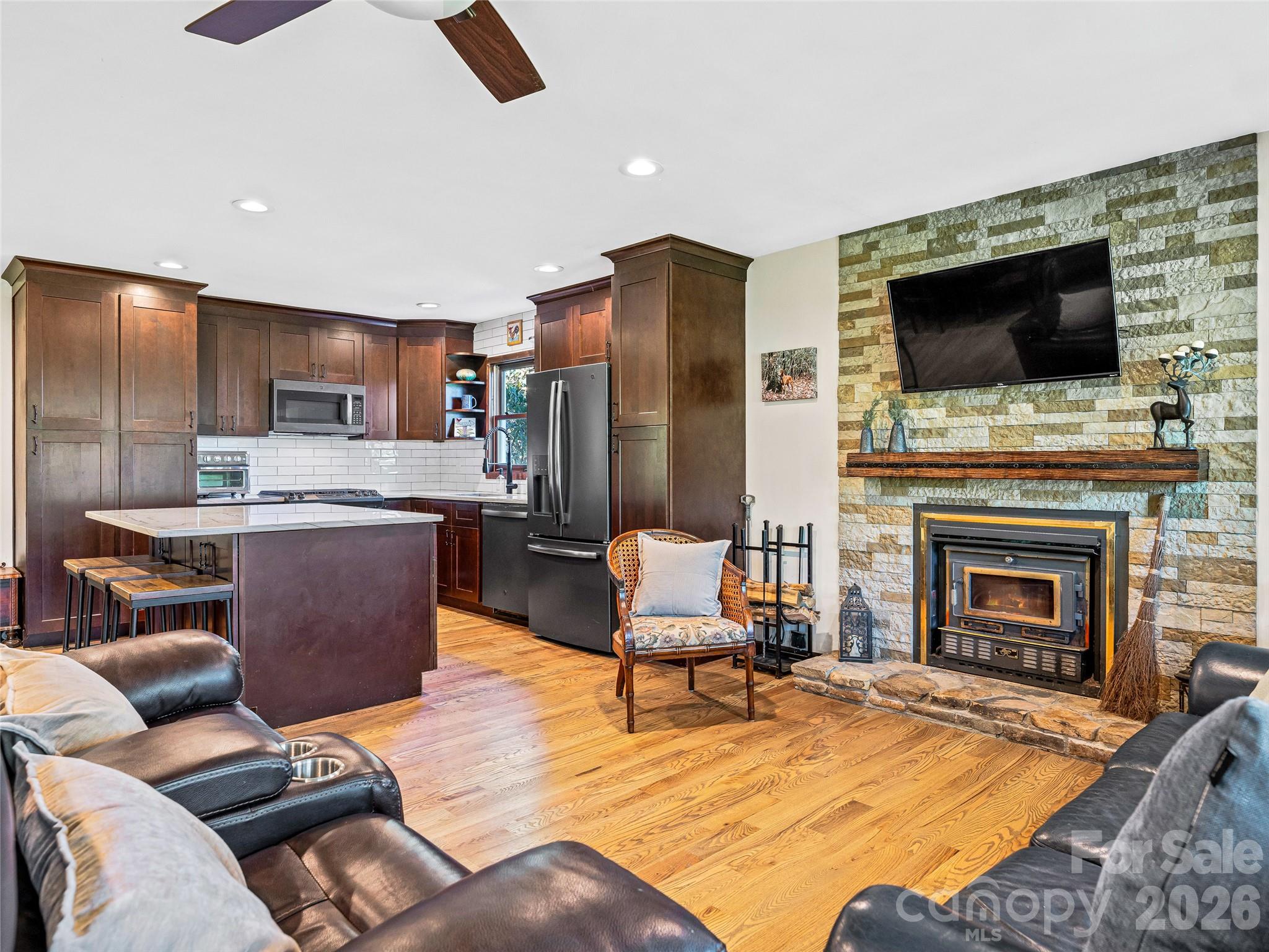 382 Black Oak Cove Road — Candler