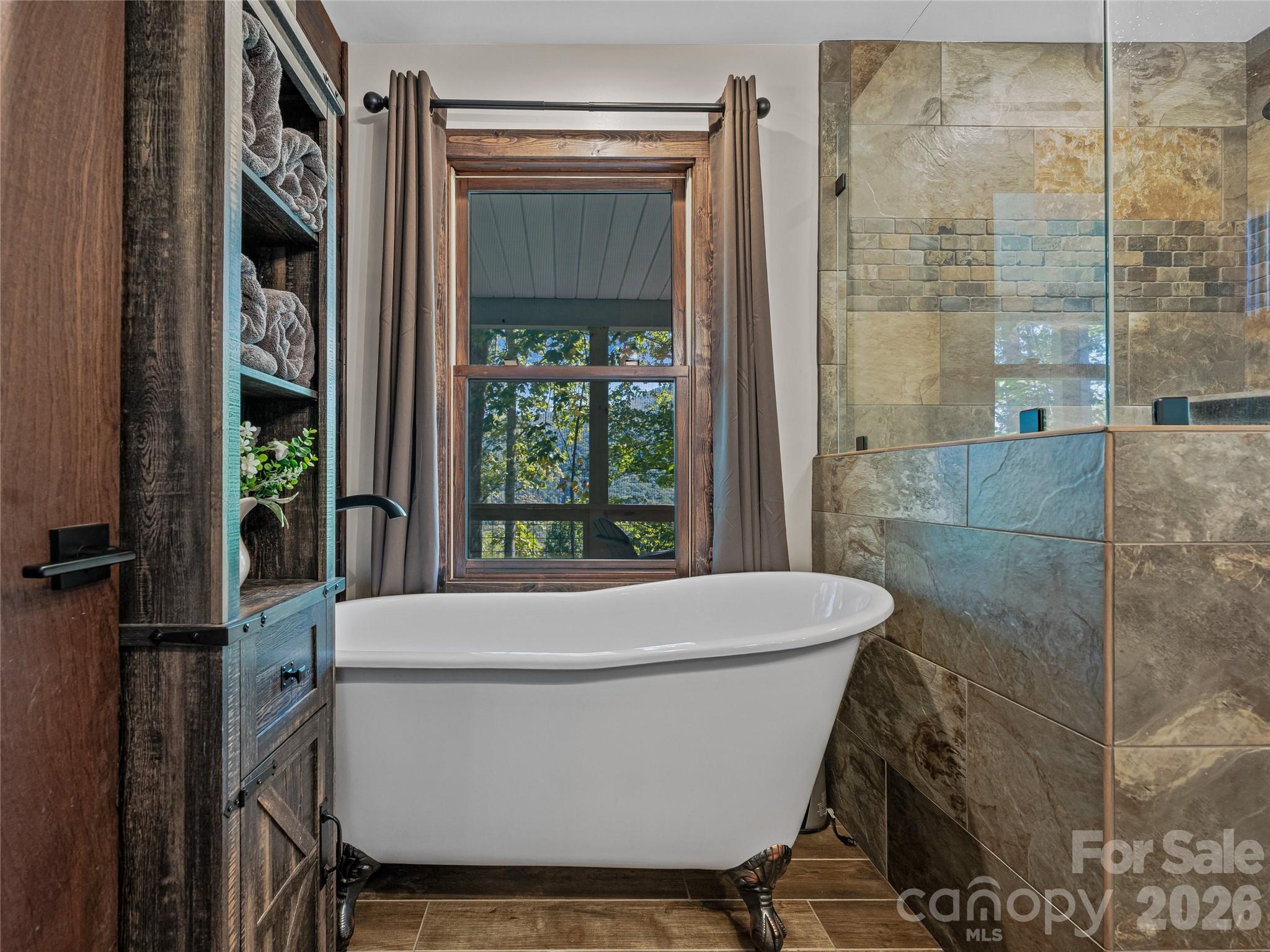 382 Black Oak Cove Road — Candler