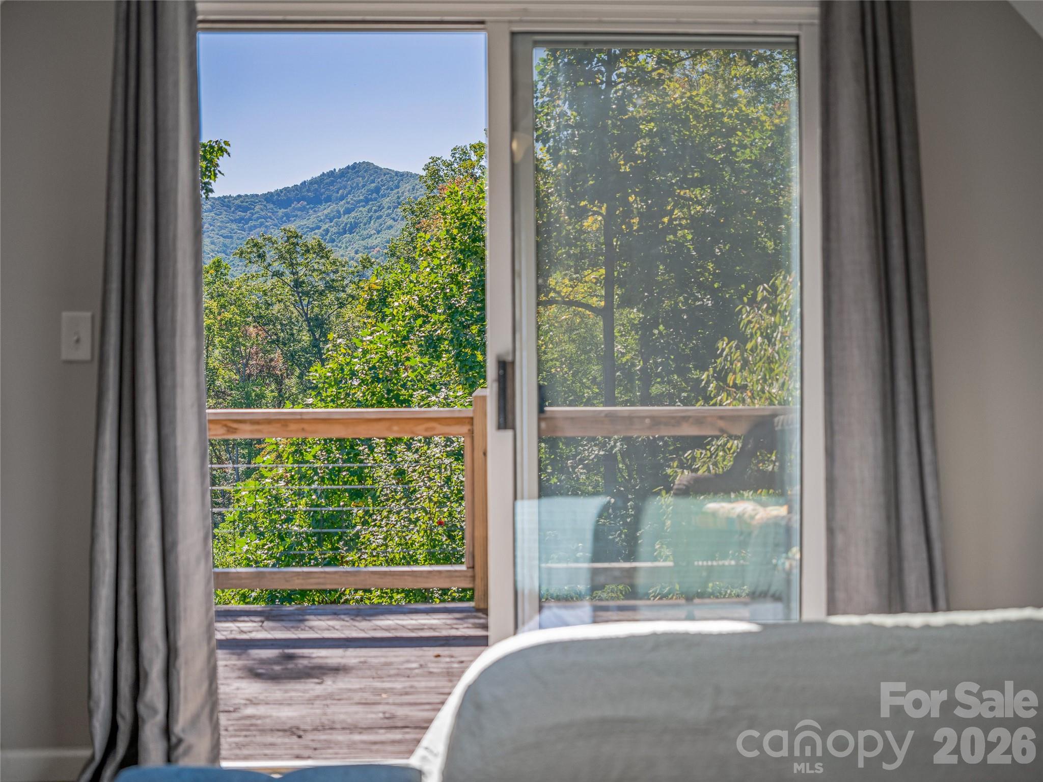 382 Black Oak Cove Road — Candler