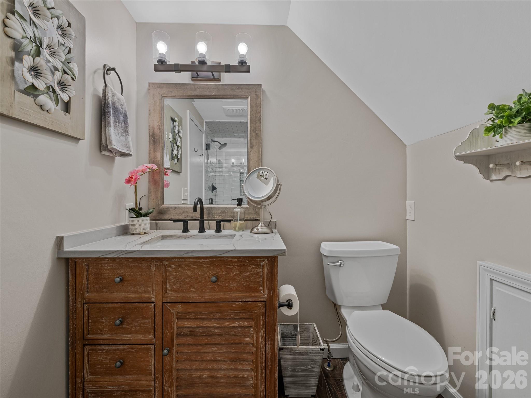 382 Black Oak Cove Road — Candler