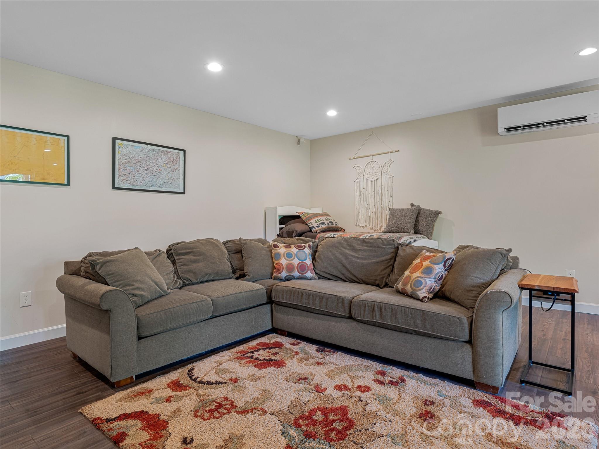 382 Black Oak Cove Road — Candler