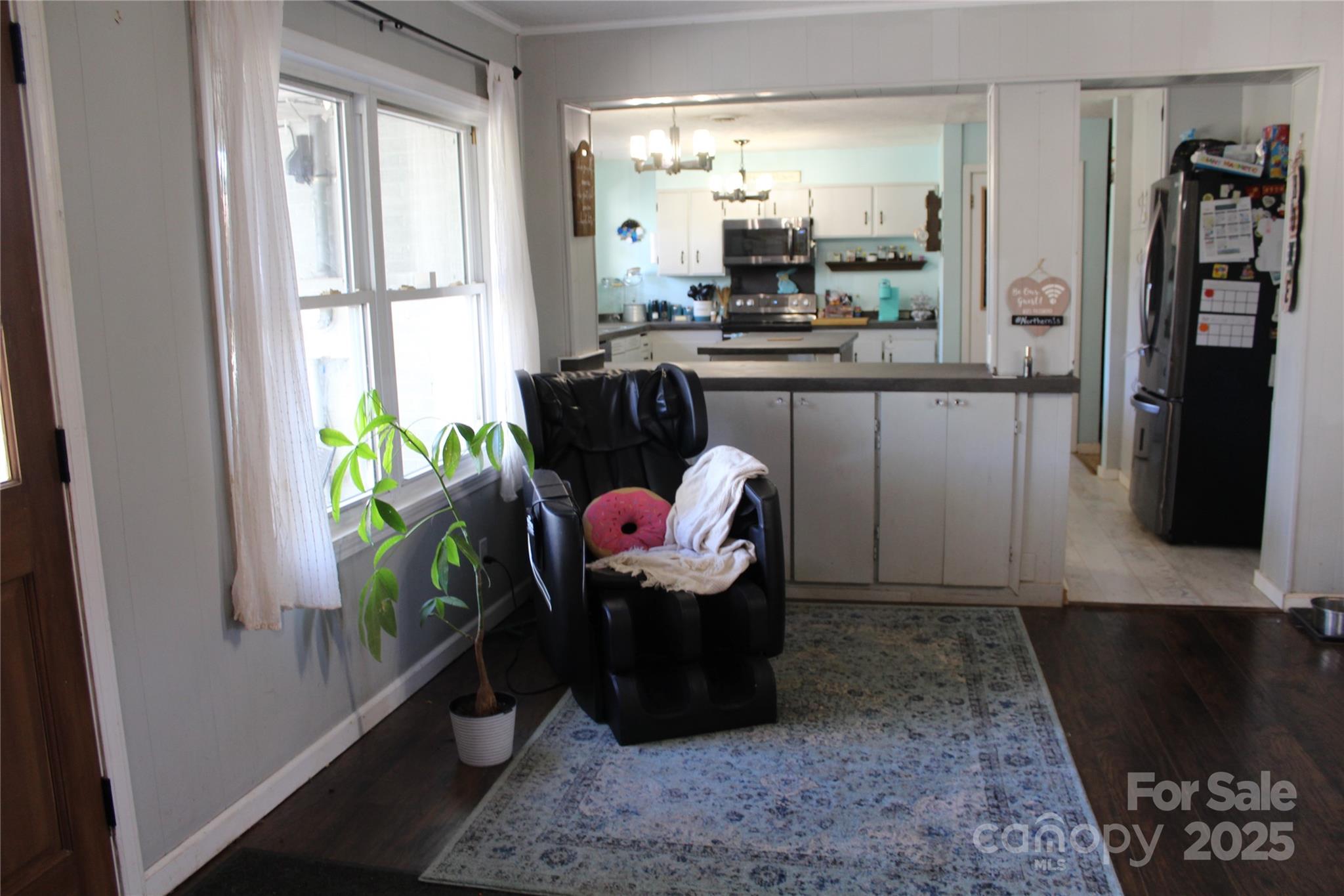 107 N Matthews Street — Morganton