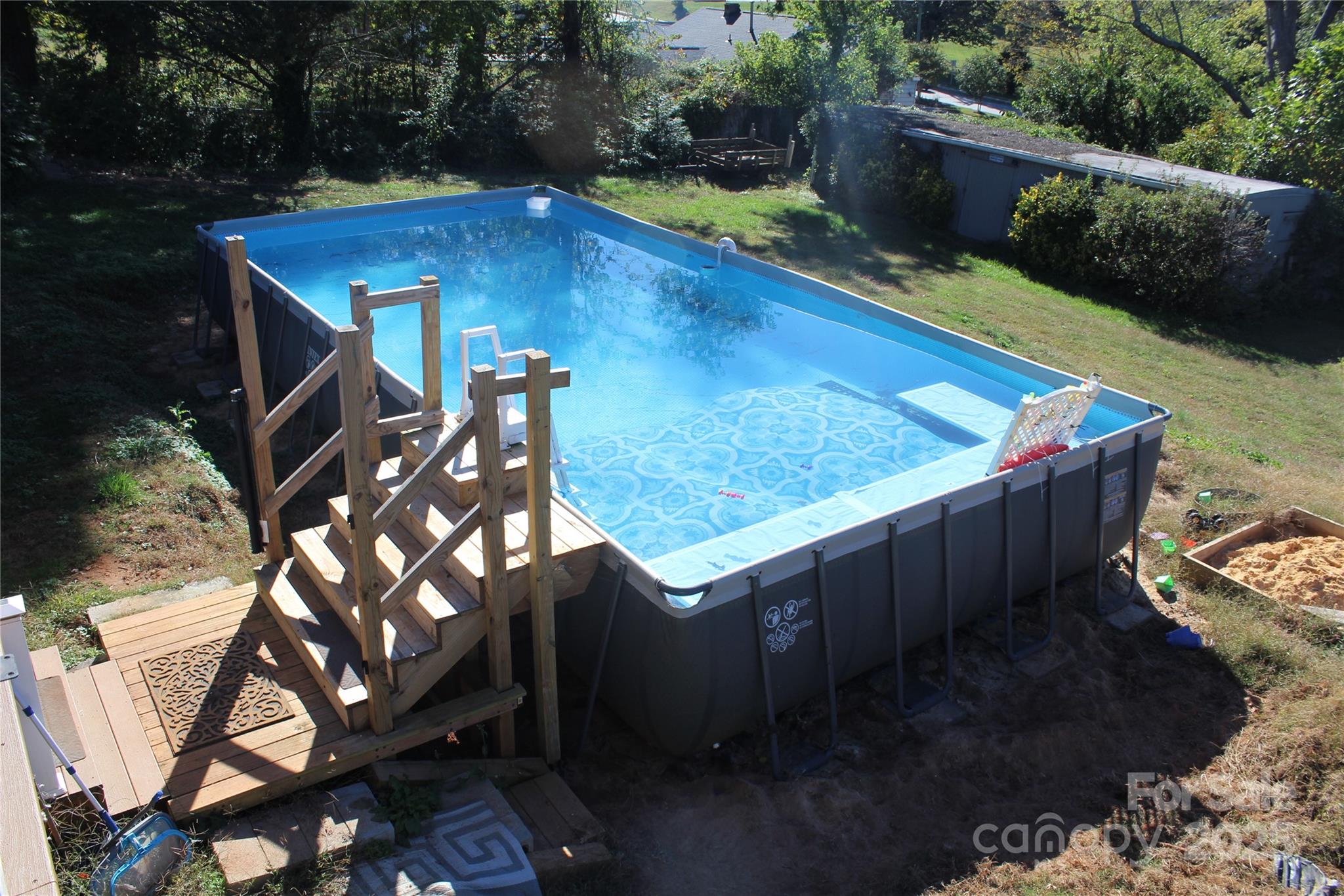 107 N Matthews Street — Morganton