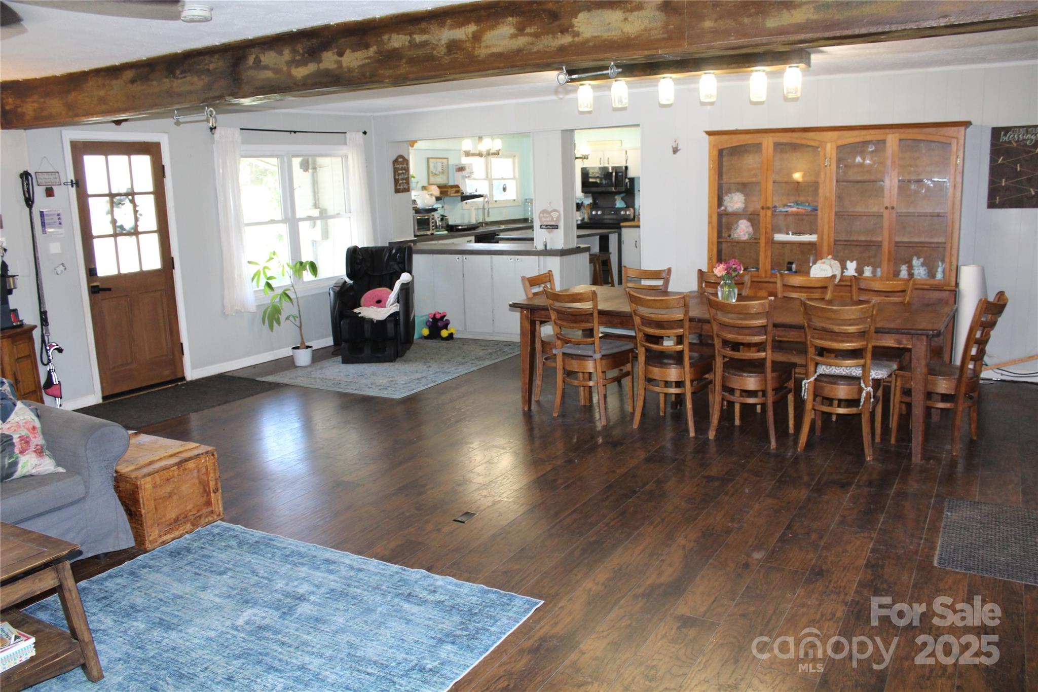 107 N Matthews Street — Morganton