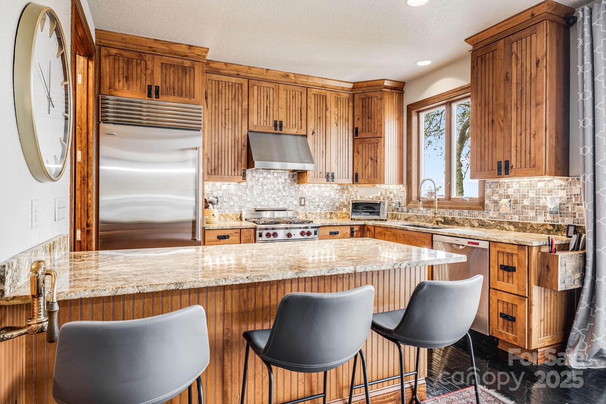 115 Mountainside Lane — Mars Hill