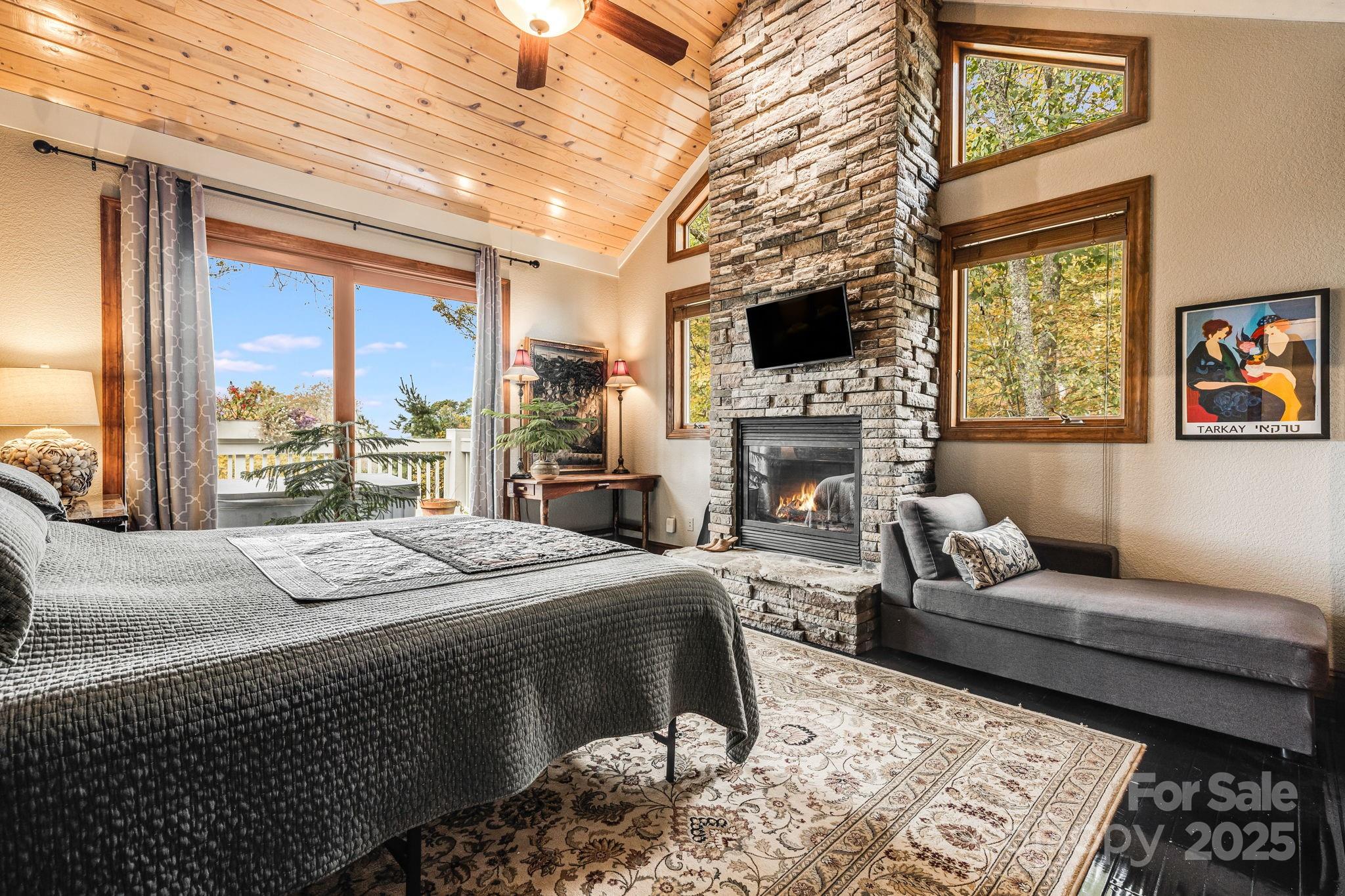 115 Mountainside Lane — Mars Hill